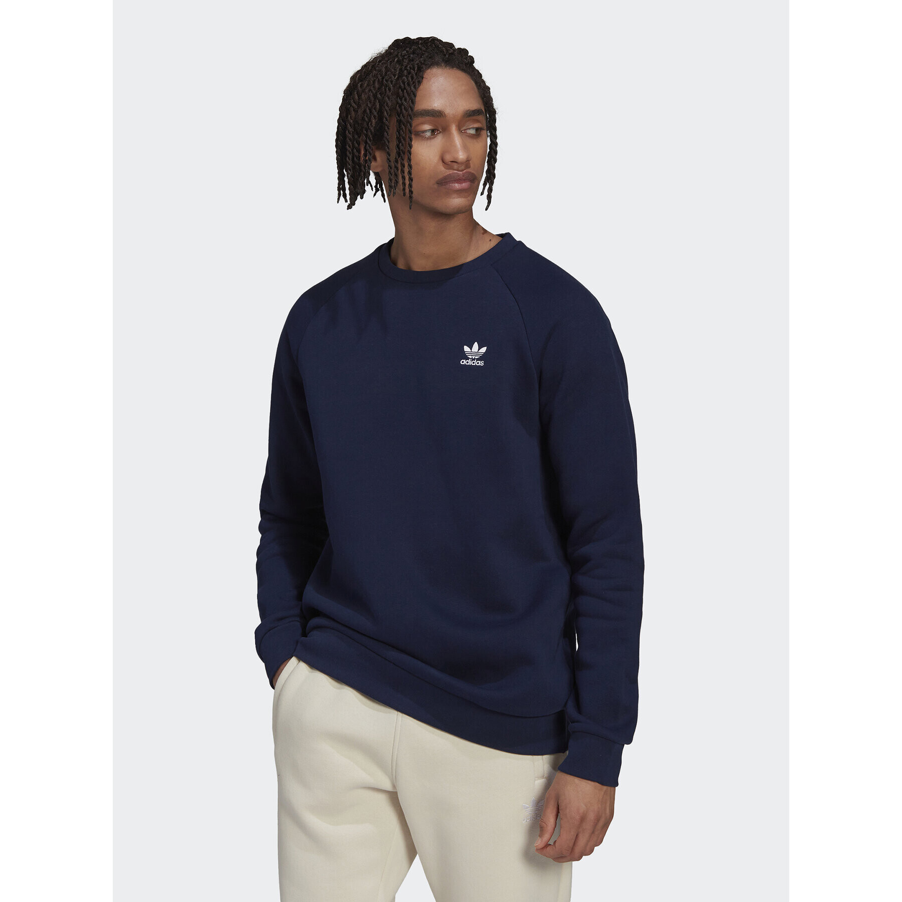 adidas Суитшърт adicolor Essentials Trefoil Тъмносин Regular Fit - Pepit.bg