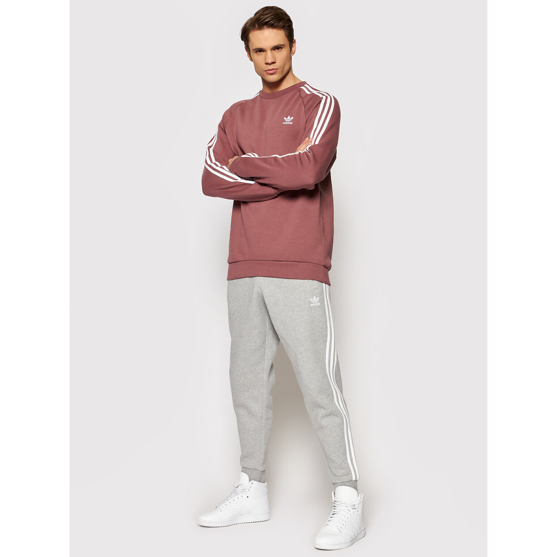 adidas Суитшърт adicolor HE9484 Бордо Regular Fit - Pepit.bg