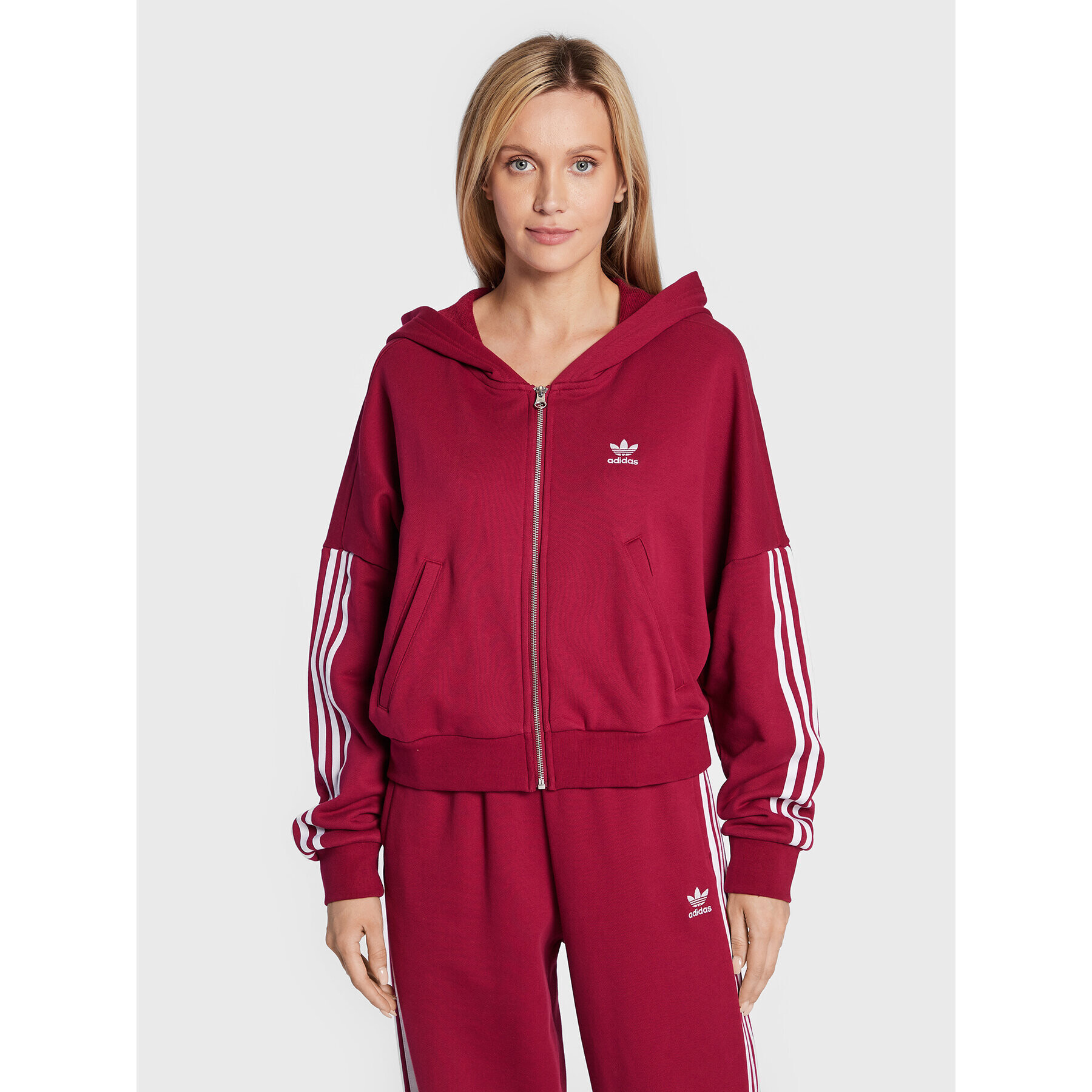 adidas Суитшърт adicolor HM2133 Бордо Loose Fit - Pepit.bg