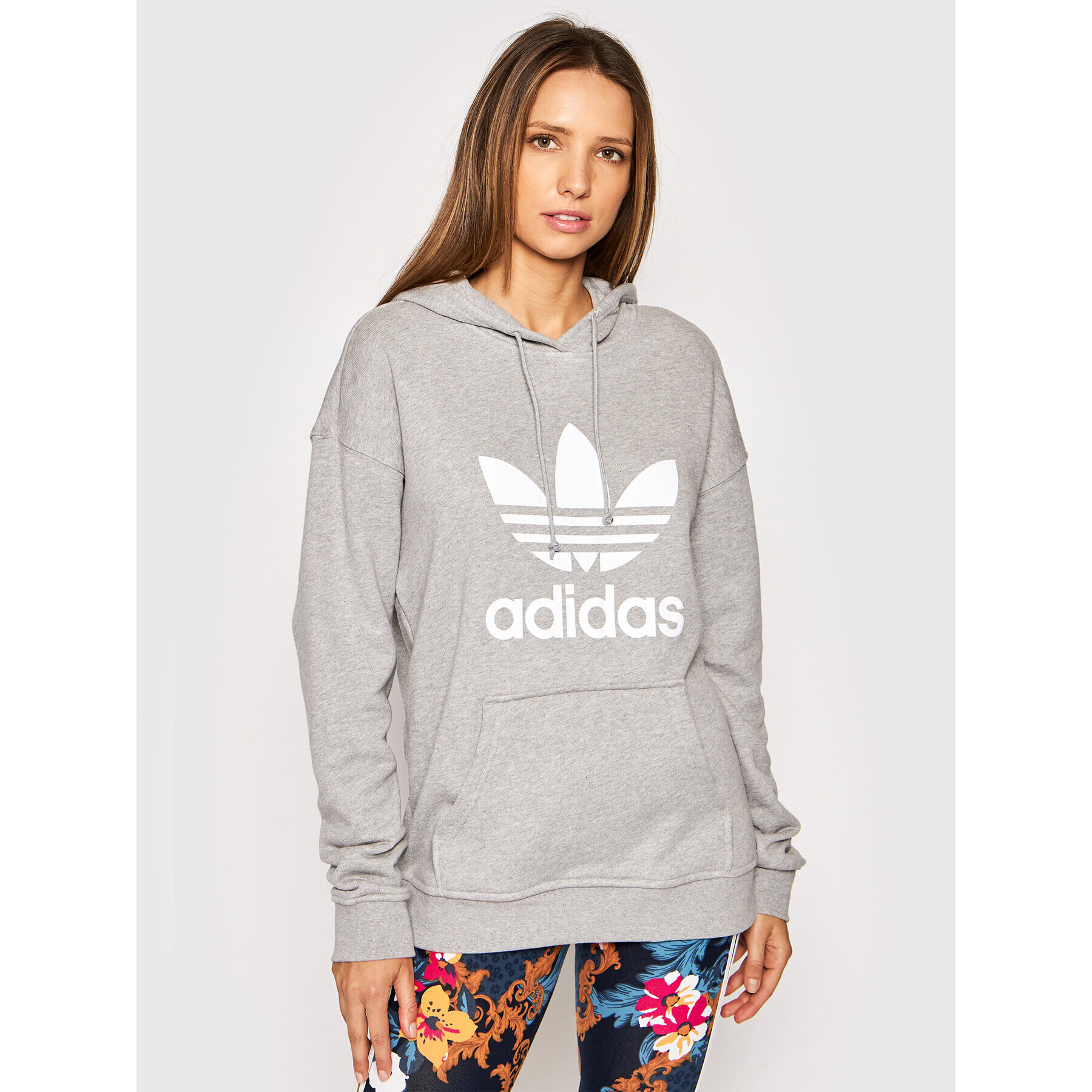 adidas Суитшърт adicolor Trefoil H33589 Сив Regular Fit - Pepit.bg