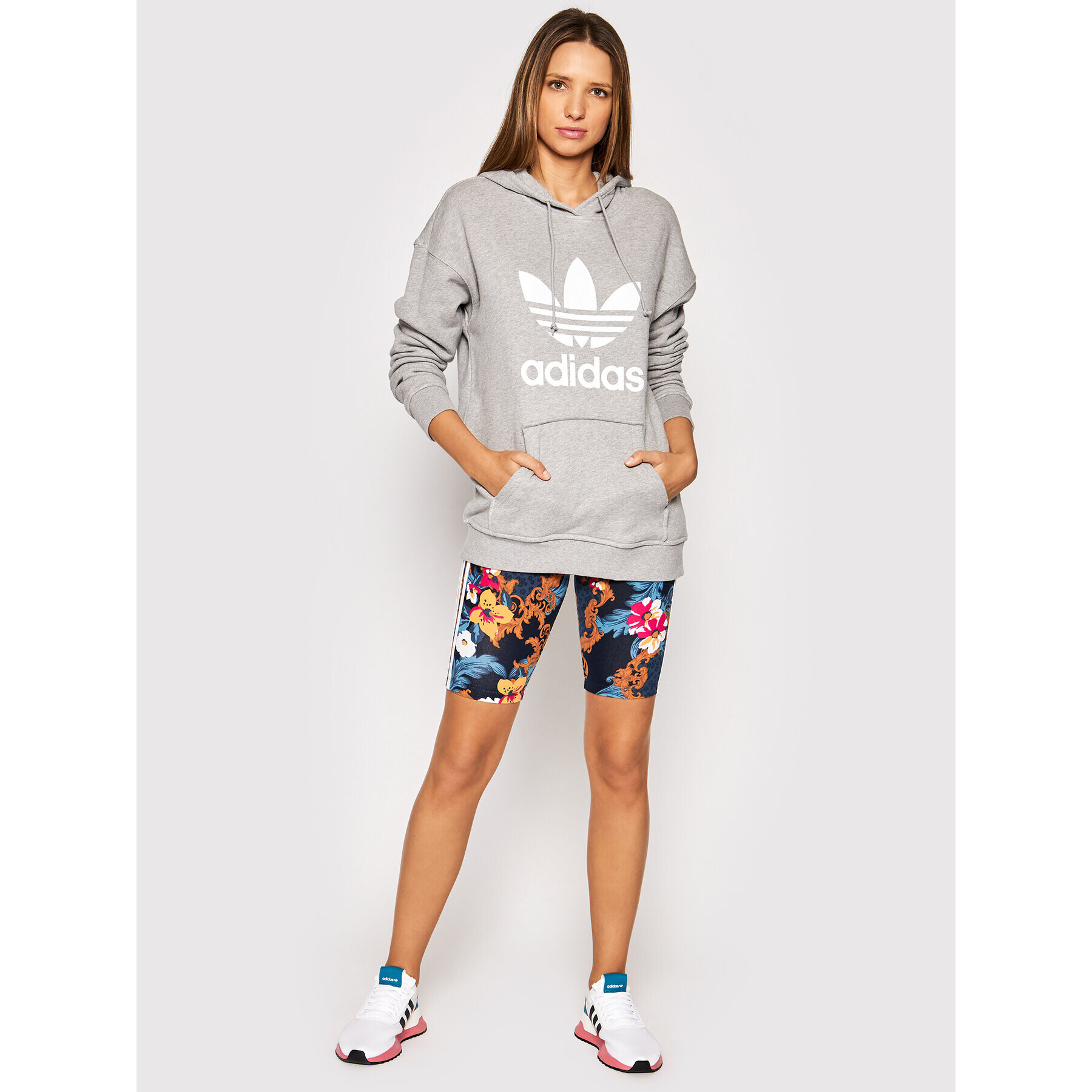 adidas Суитшърт adicolor Trefoil H33589 Сив Regular Fit - Pepit.bg