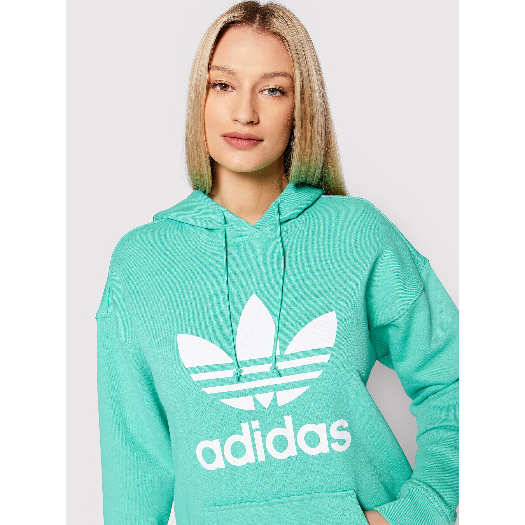 adidas Суитшърт adicolor Trefoil HE6954 Зелен Regular Fit - Pepit.bg