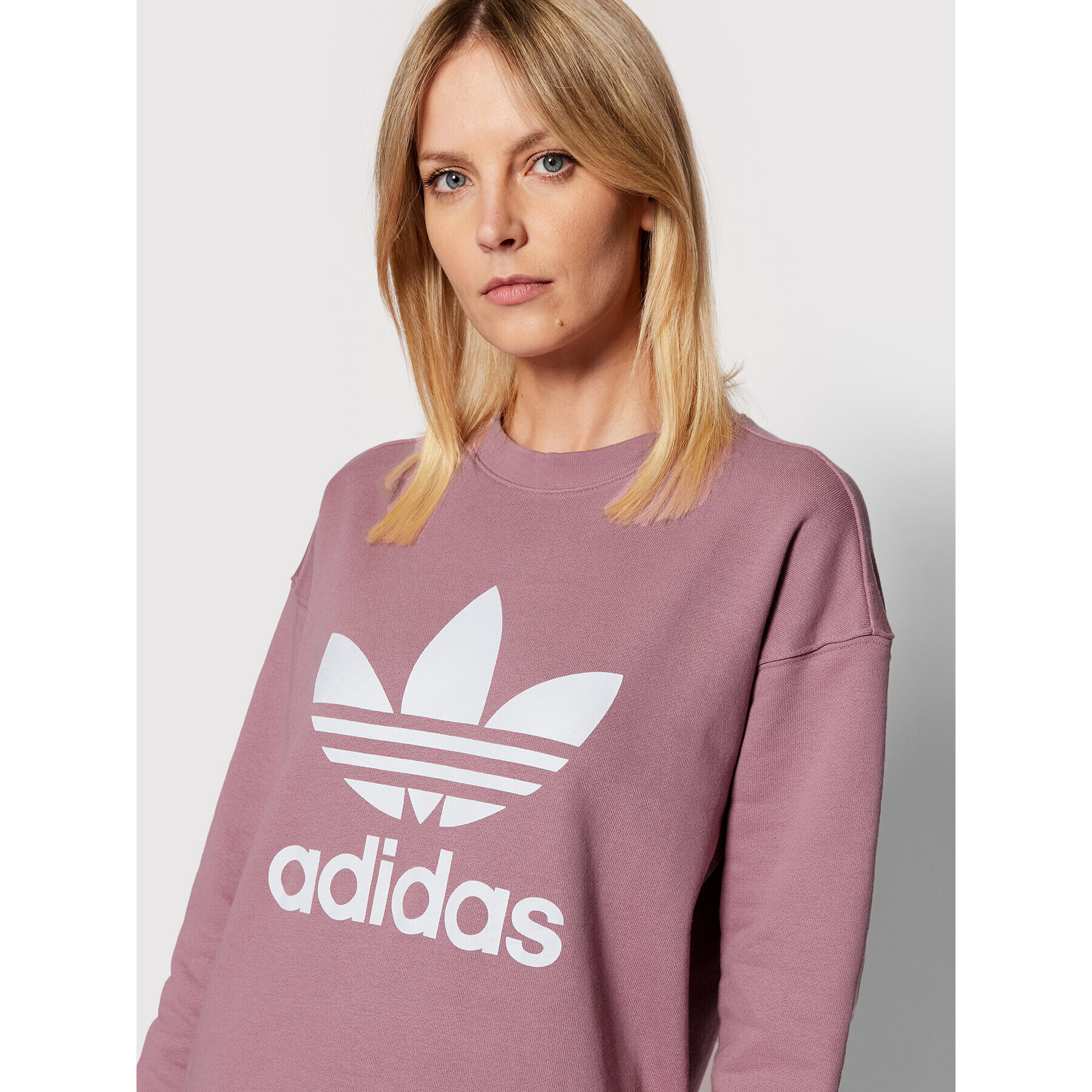 adidas Суитшърт adicolor Trefoil HE9536 Виолетов Regular Fit - Pepit.bg