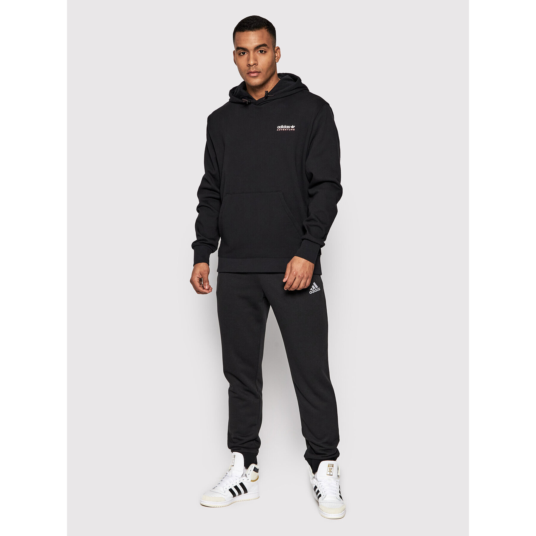 adidas Суитшърт Adventure HF4765 Черен Regular Fit - Pepit.bg