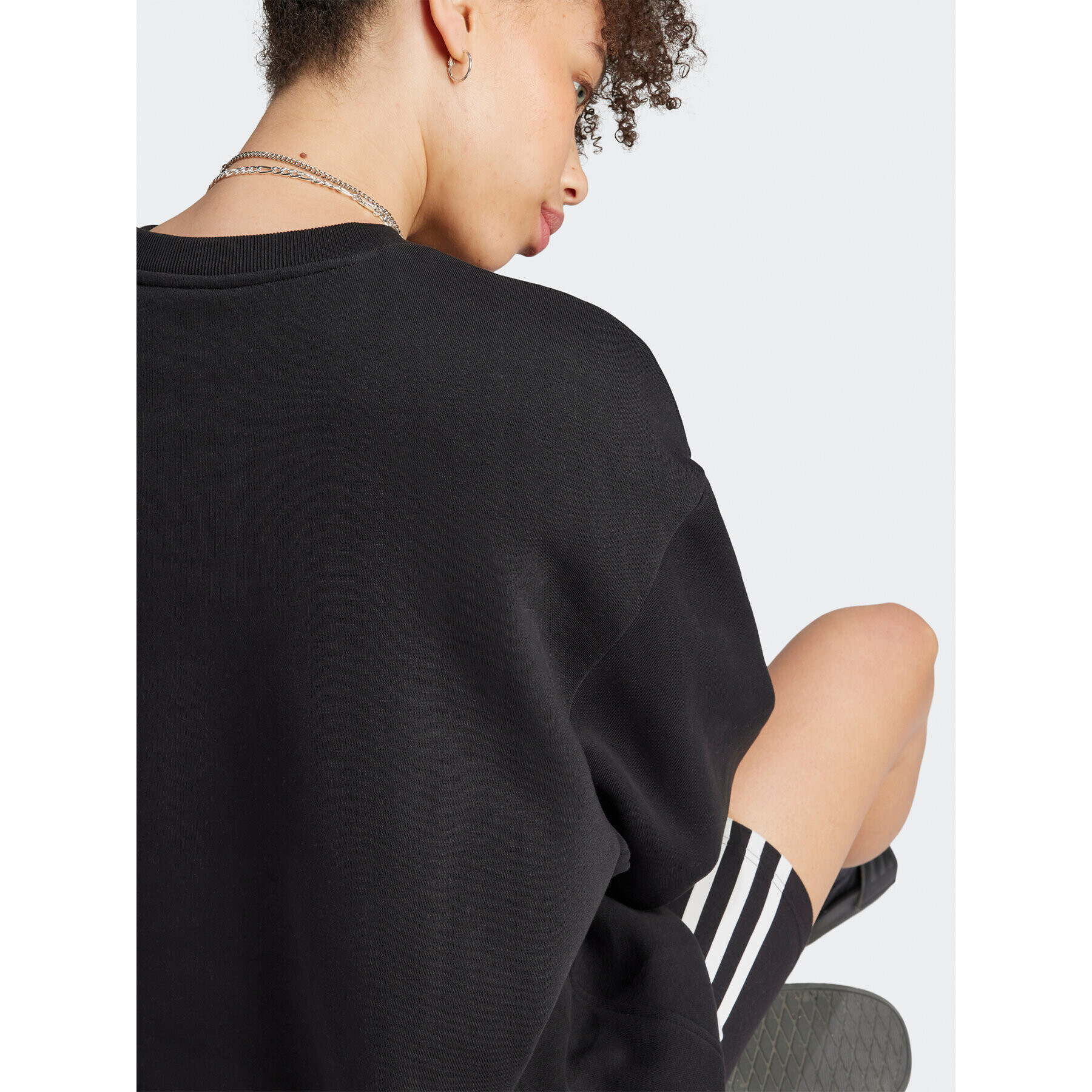 adidas Суитшърт ALL SZN Fleece Graphic HZ5740 Черен Loose Fit - Pepit.bg