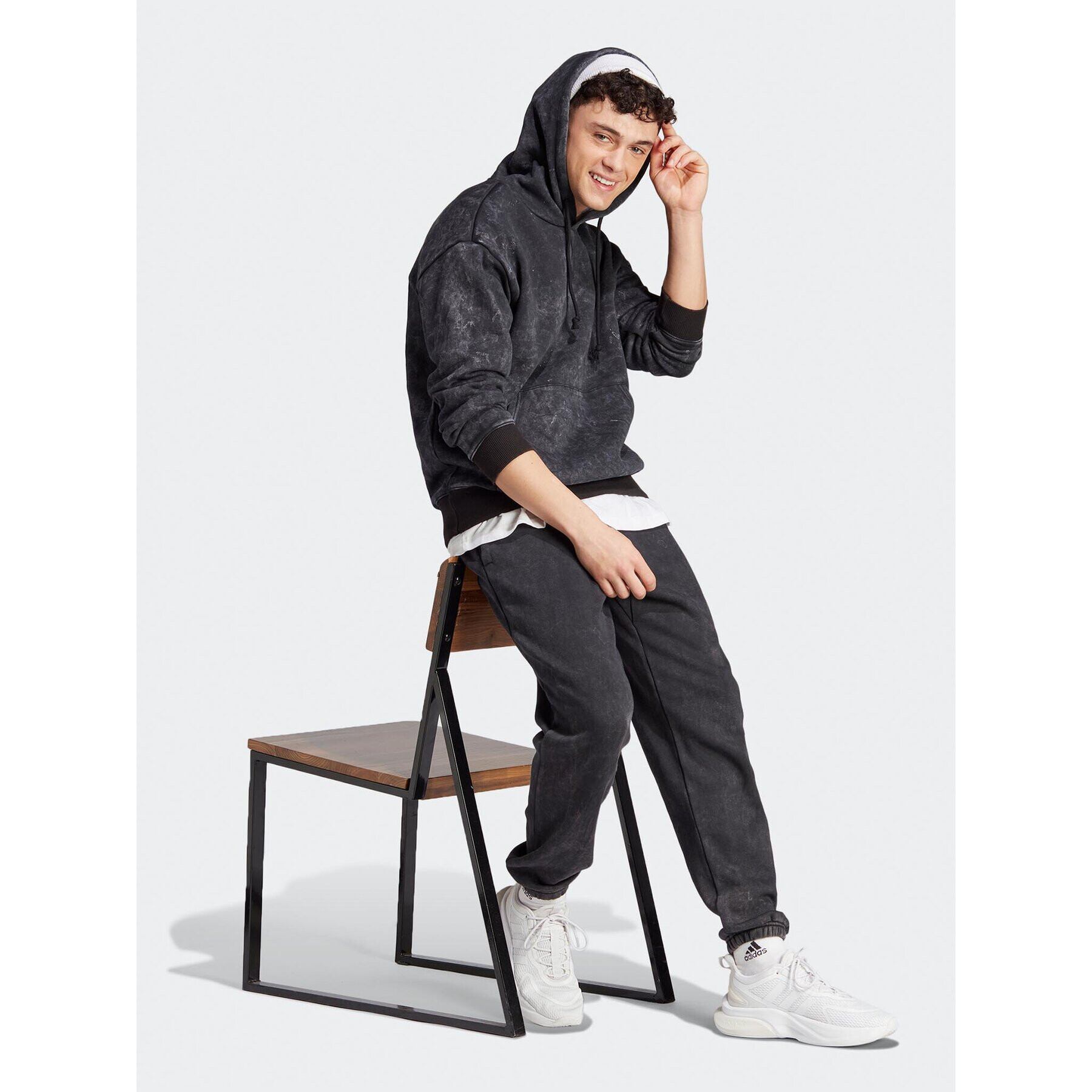 adidas Суитшърт ALL SZN Garment-Wash IJ6929 Черен Loose Fit - Pepit.bg