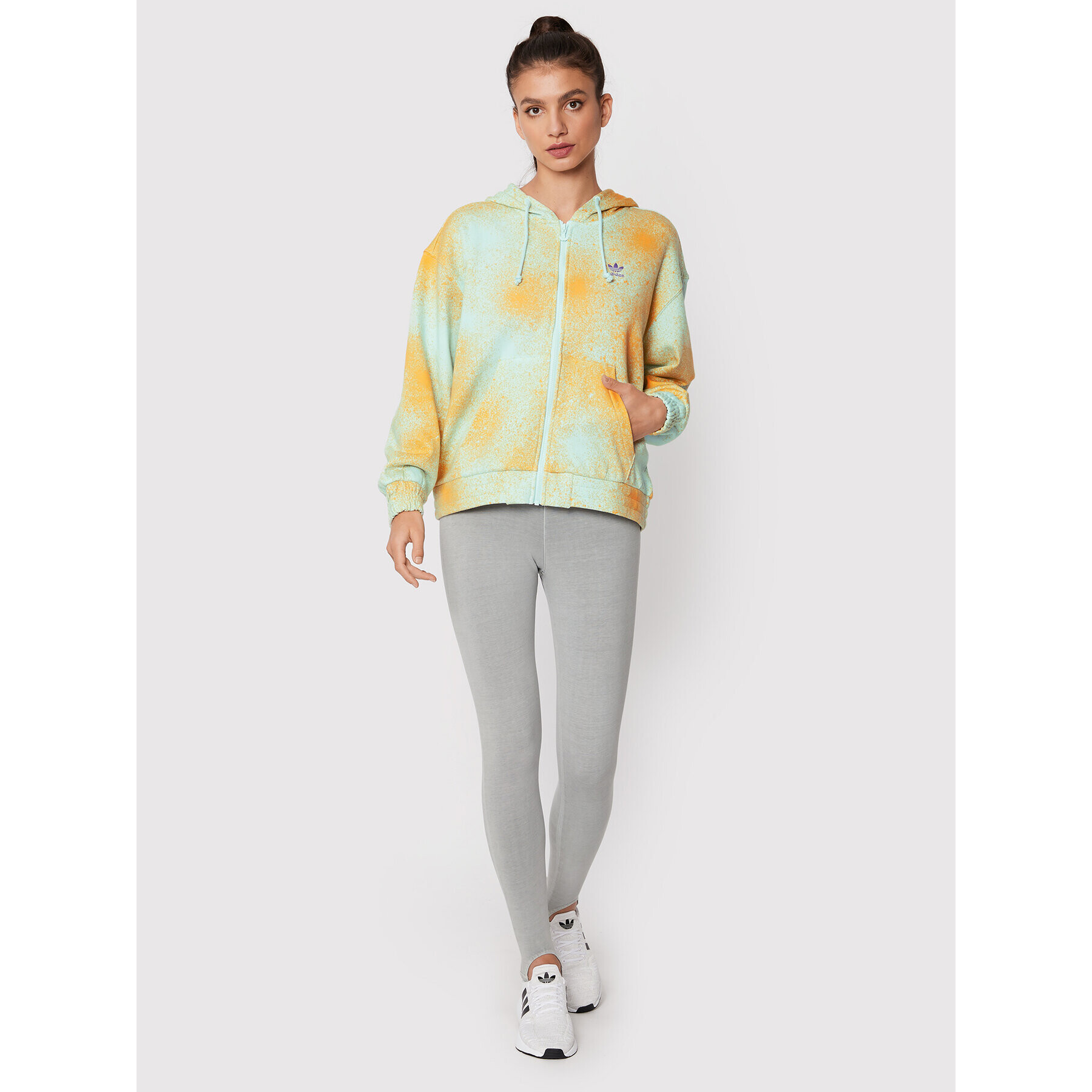 adidas Суитшърт Allover Print HL6612 Жълт Relaxed Fit - Pepit.bg