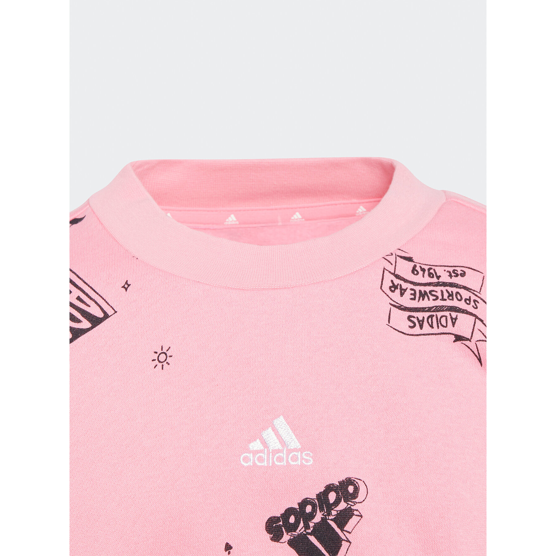 adidas Суитшърт Brand Love Allover Print IA1576 Розов Loose Fit - Pepit.bg