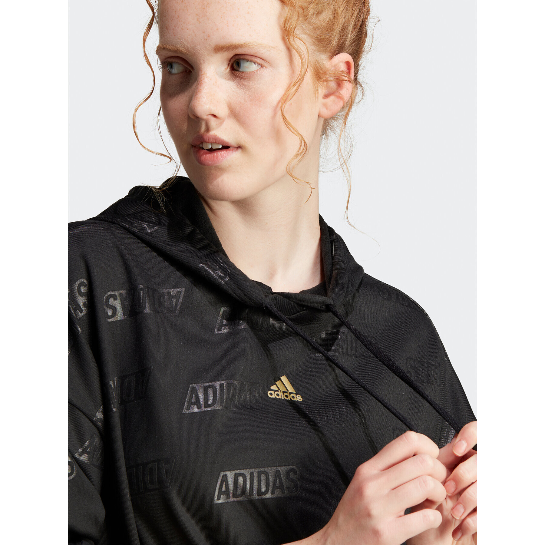 adidas Суитшърт Embossed Monogram IM2586 Черен Loose Fit - Pepit.bg