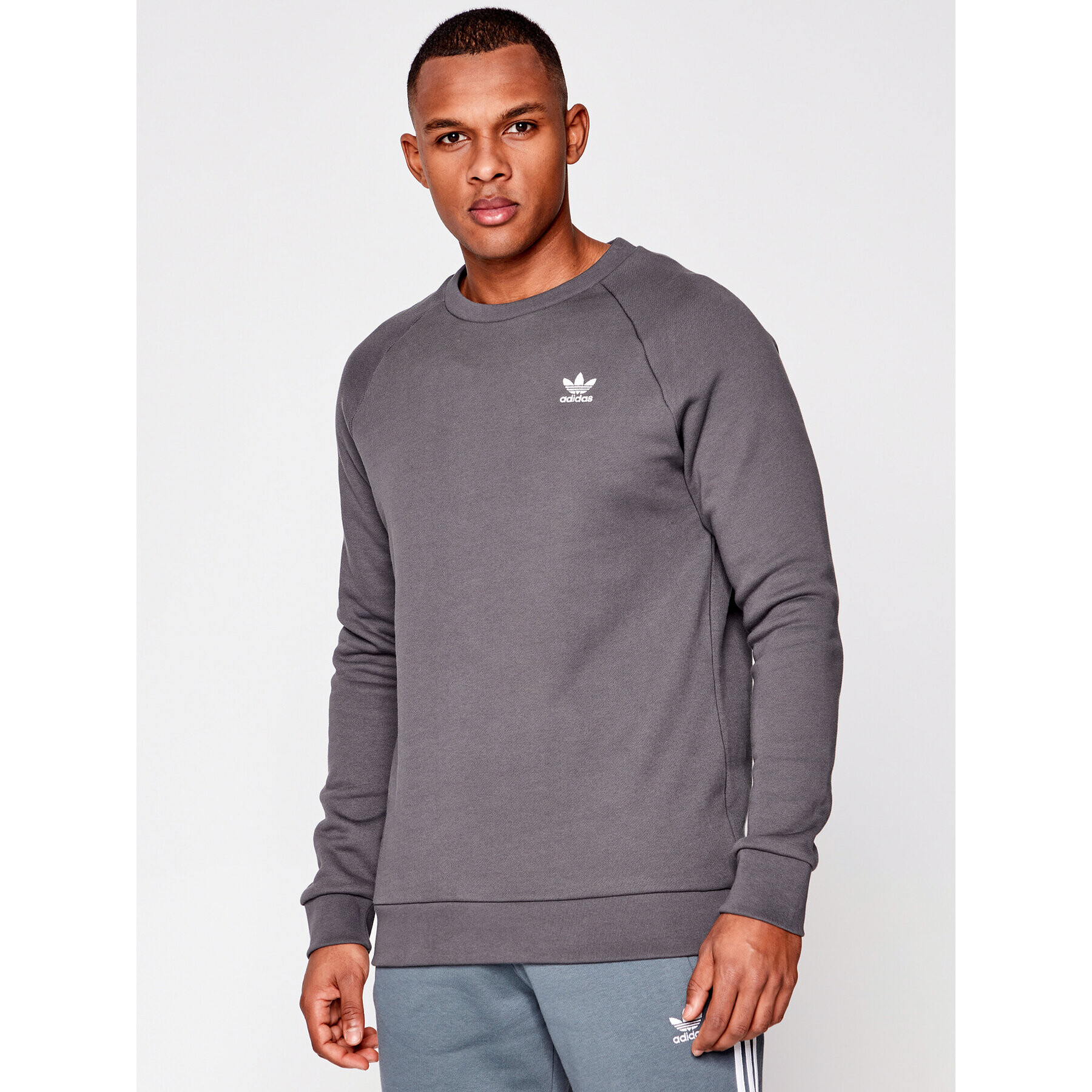 adidas Суитшърт Essential Crew GN3411 Сив Regular Fit - Pepit.bg