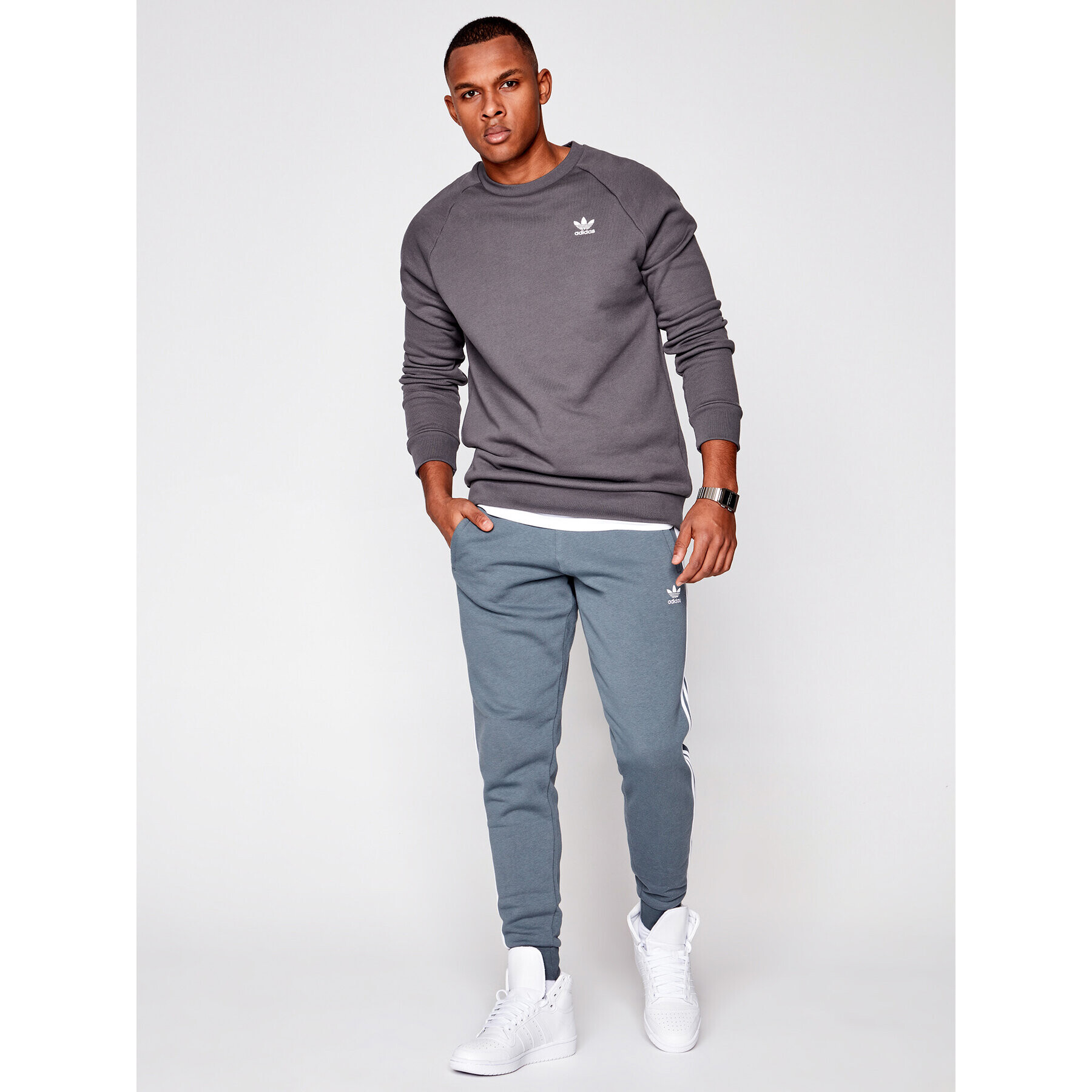 adidas Суитшърт Essential Crew GN3411 Сив Regular Fit - Pepit.bg