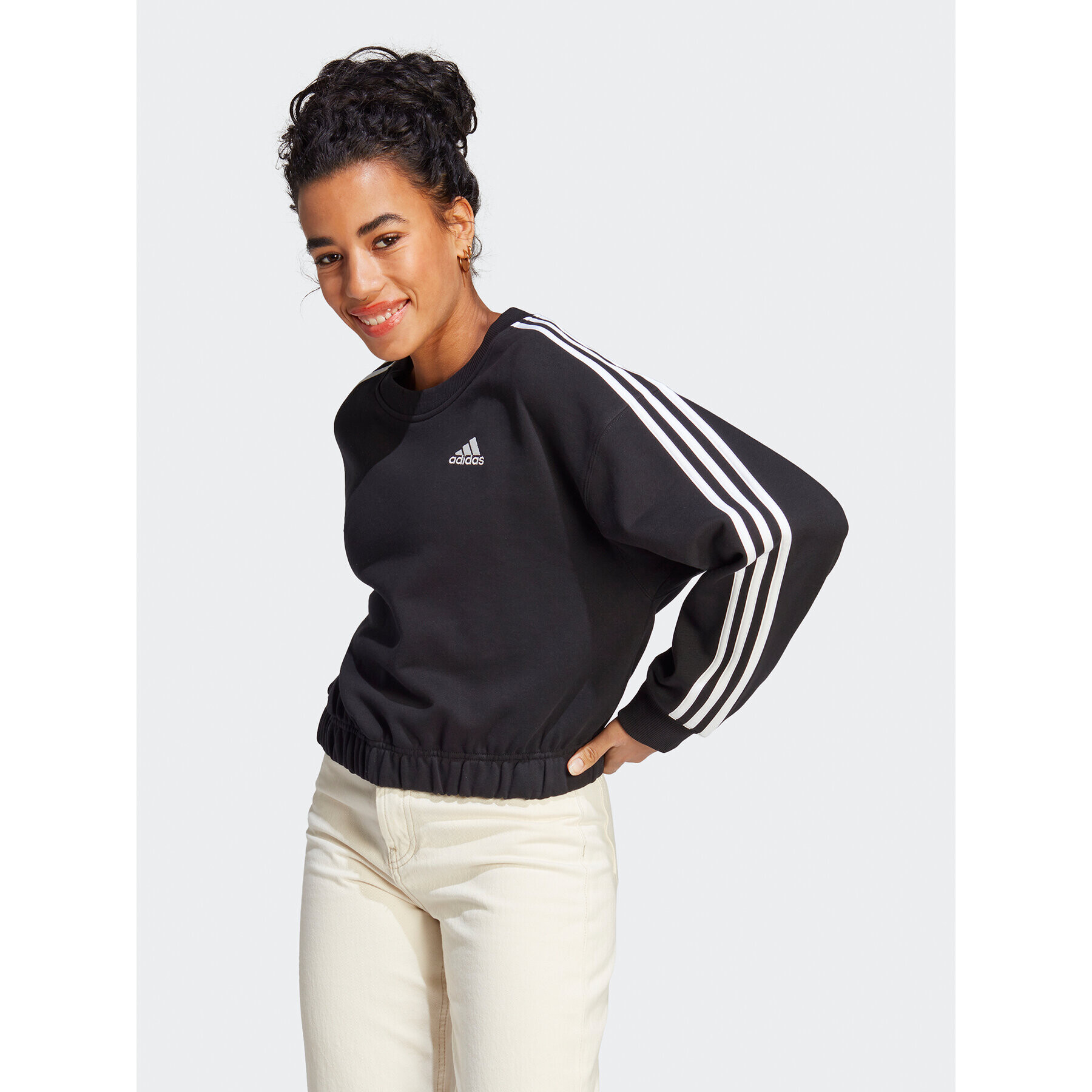 adidas Суитшърт Essentials 3-Stripes Crop Sweatshirt HR4926 Черен Loose Fit - Pepit.bg