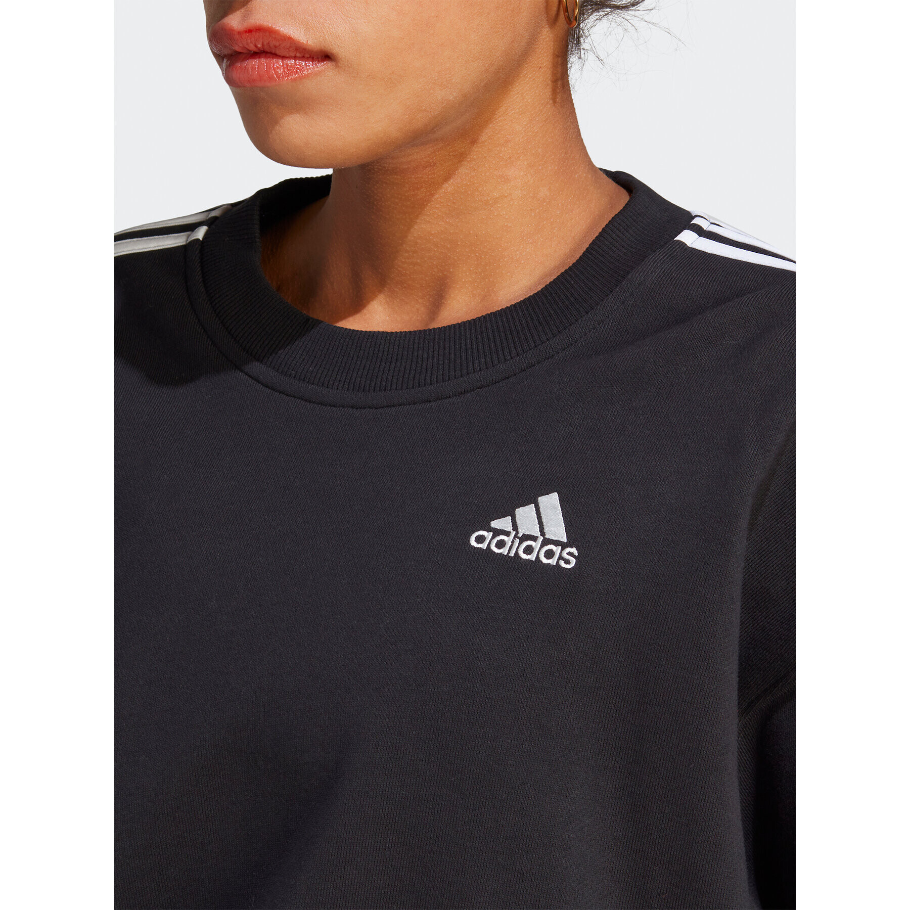 adidas Суитшърт Essentials 3-Stripes Crop Sweatshirt HR4926 Черен Loose Fit - Pepit.bg