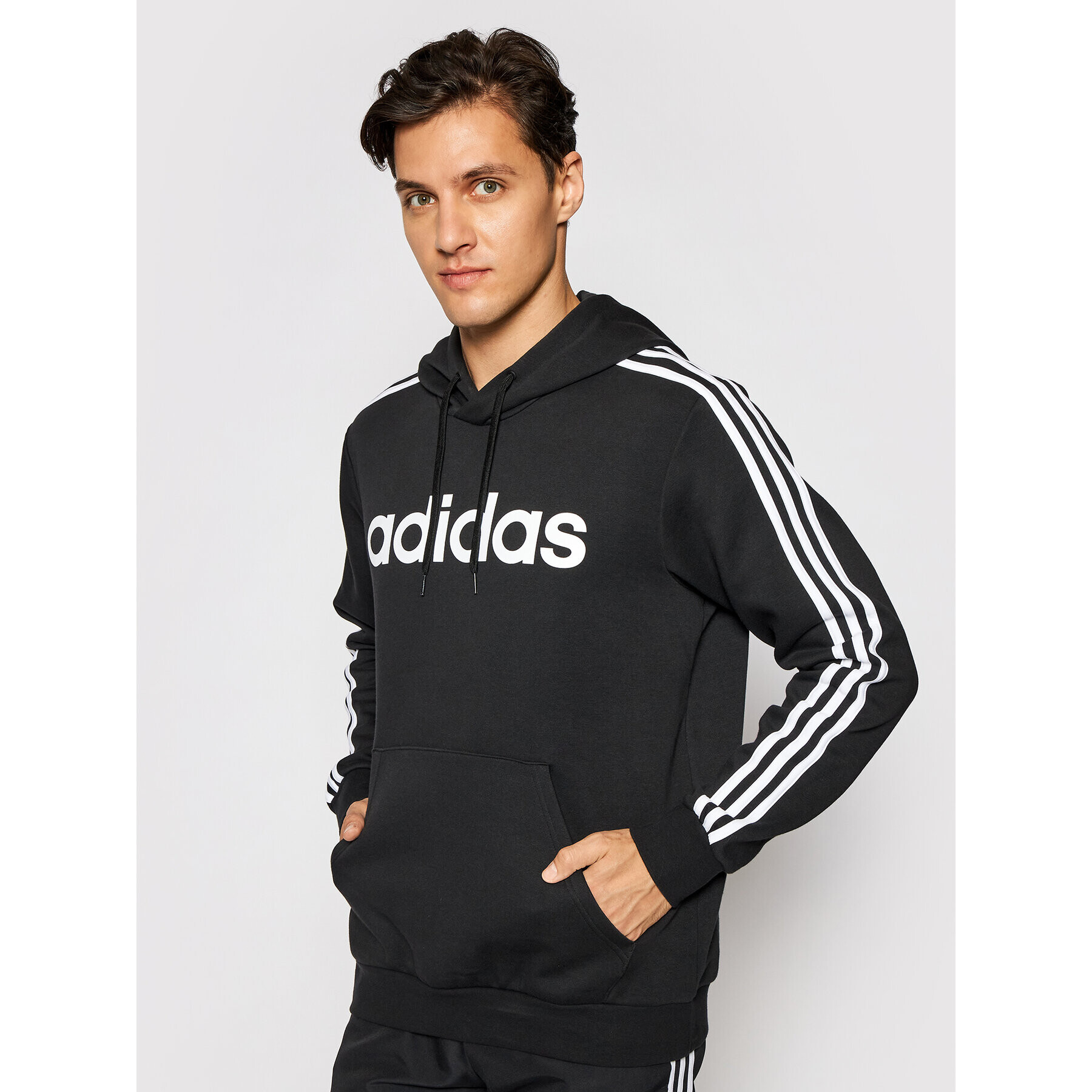 adidas Суитшърт Essentials 3-Stripes DQ3096 Черен Regular Fit - Pepit.bg