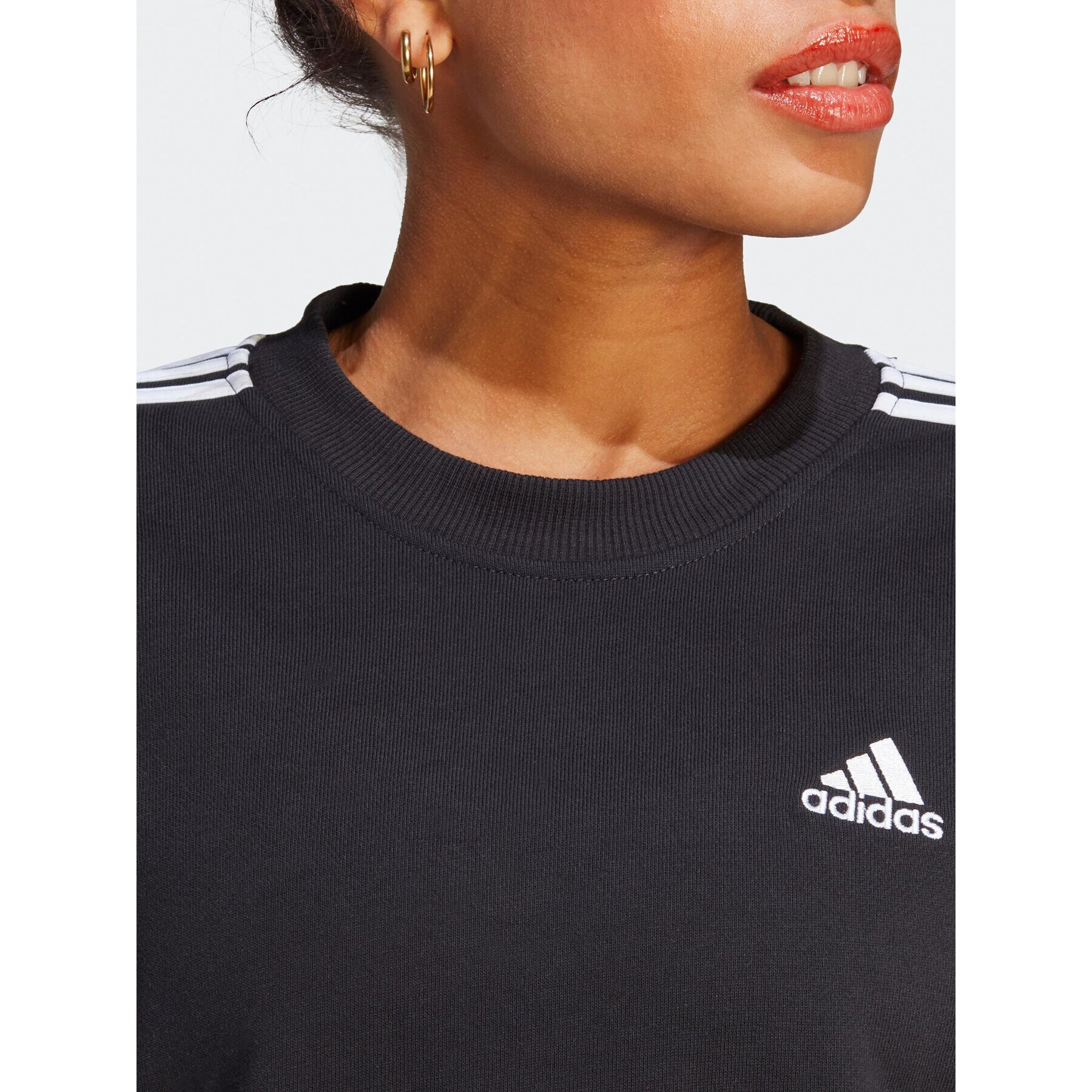 adidas Суитшърт Essentials 3-Stripes Sweatshirt IC8766 Черен Loose Fit - Pepit.bg