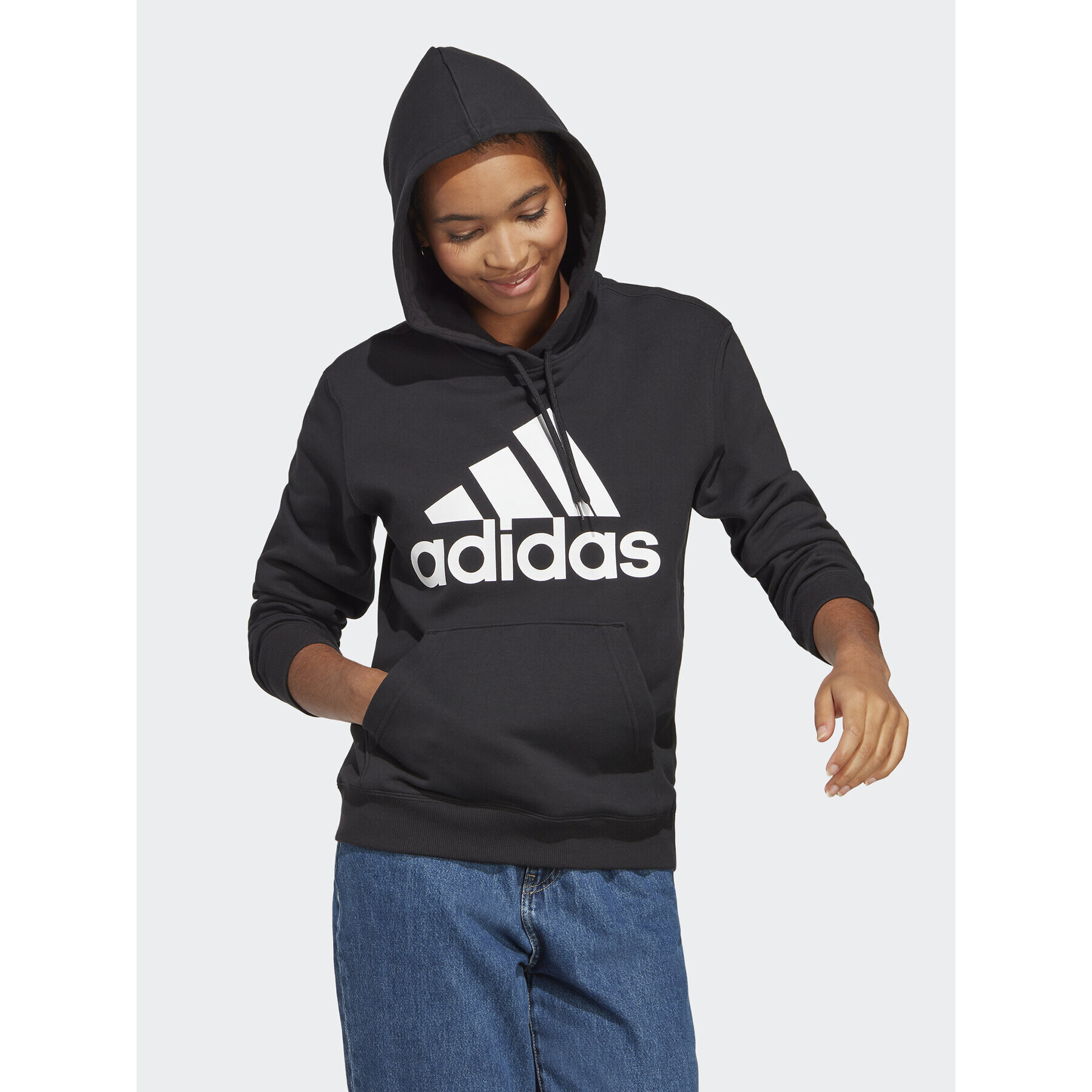 adidas Суитшърт Essentials Big Logo IC6895 Черен Regular Fit - Pepit.bg