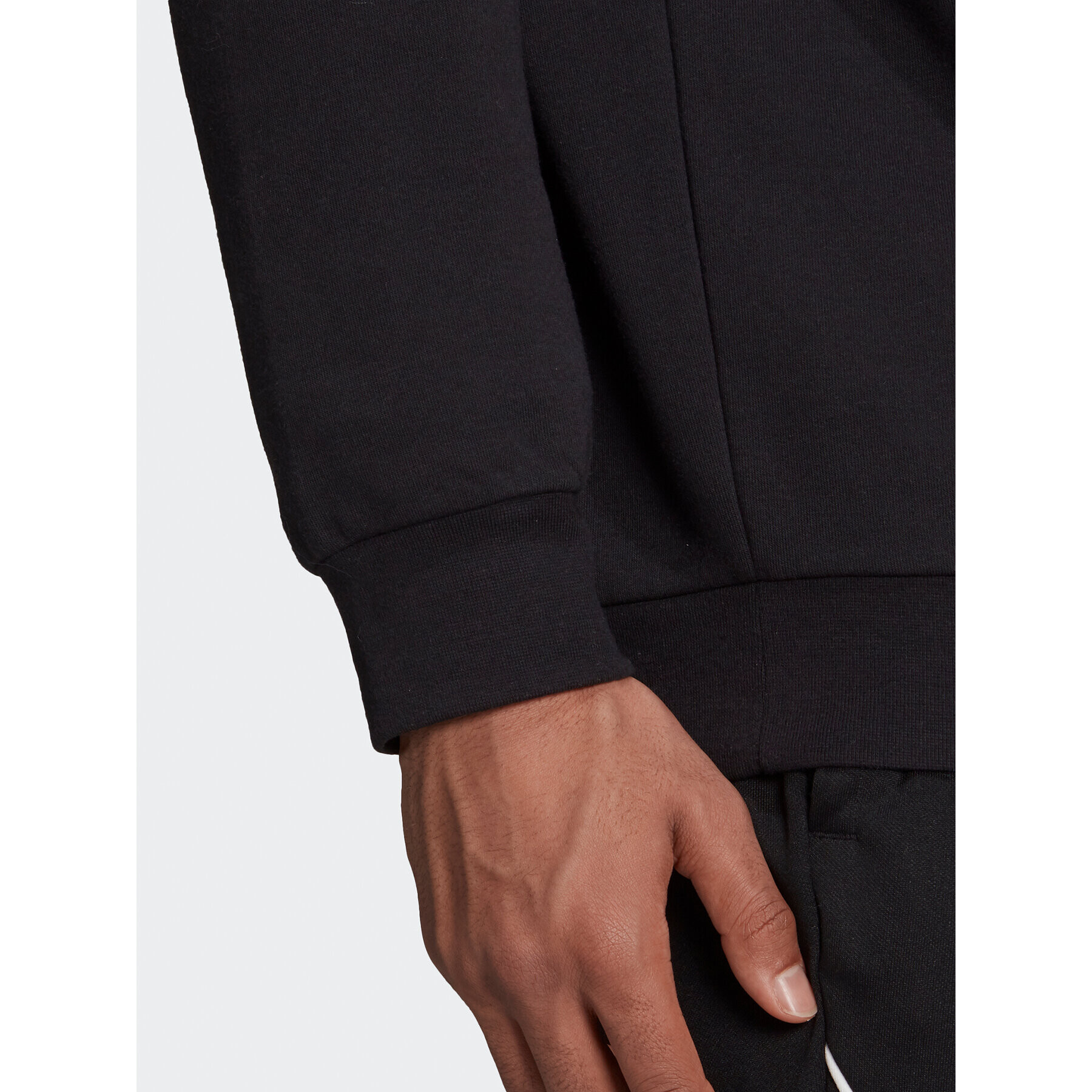 adidas Суитшърт Essentials Fleece Sweatshirt GV5295 Черен Regular Fit - Pepit.bg
