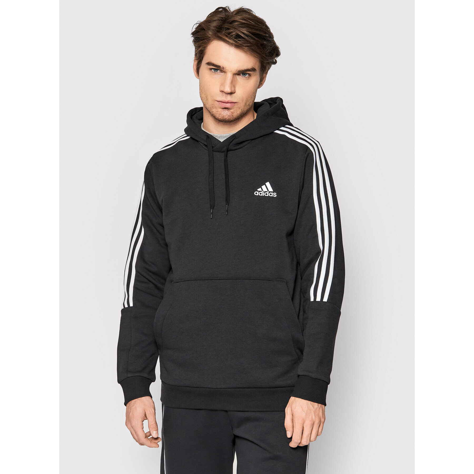 adidas Суитшърт Essentials GK9581 Черен Regular Fit - Pepit.bg