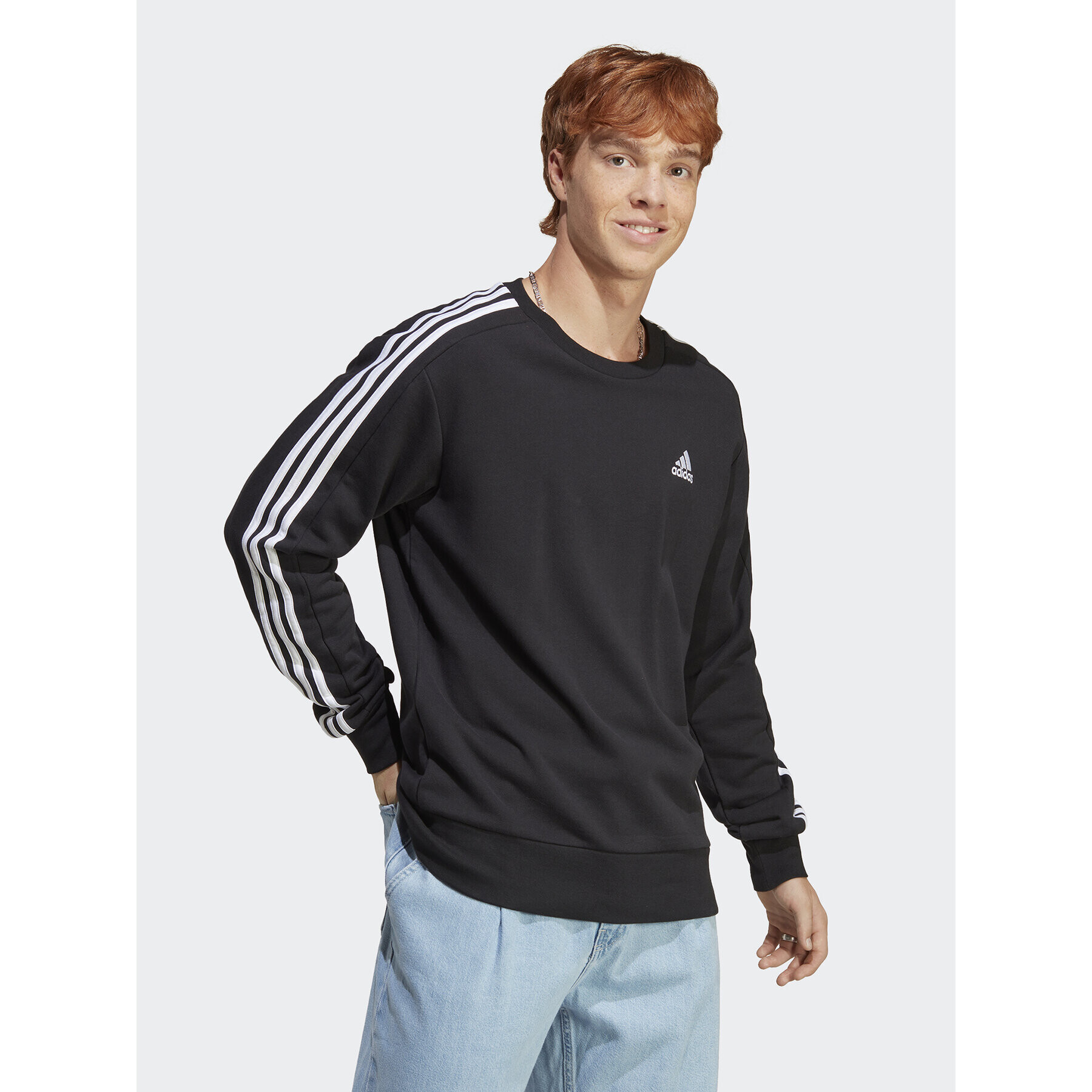 adidas Суитшърт Essentials IC9317 Черен Regular Fit - Pepit.bg