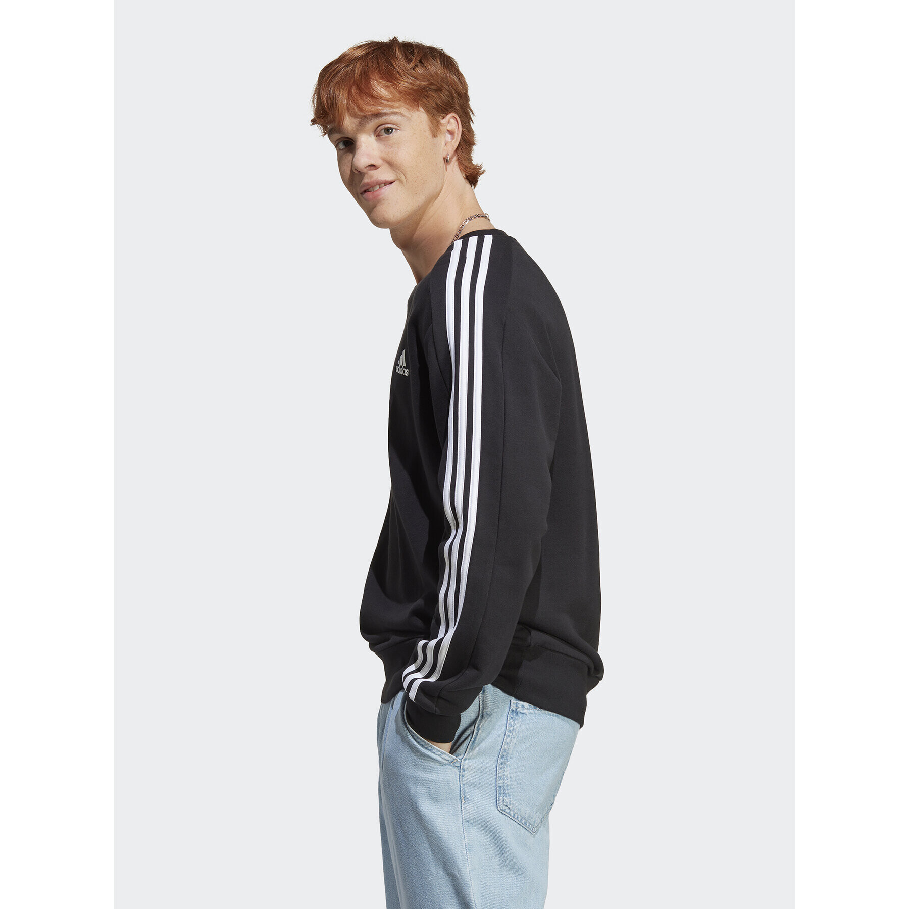 adidas Суитшърт Essentials IC9317 Черен Regular Fit - Pepit.bg