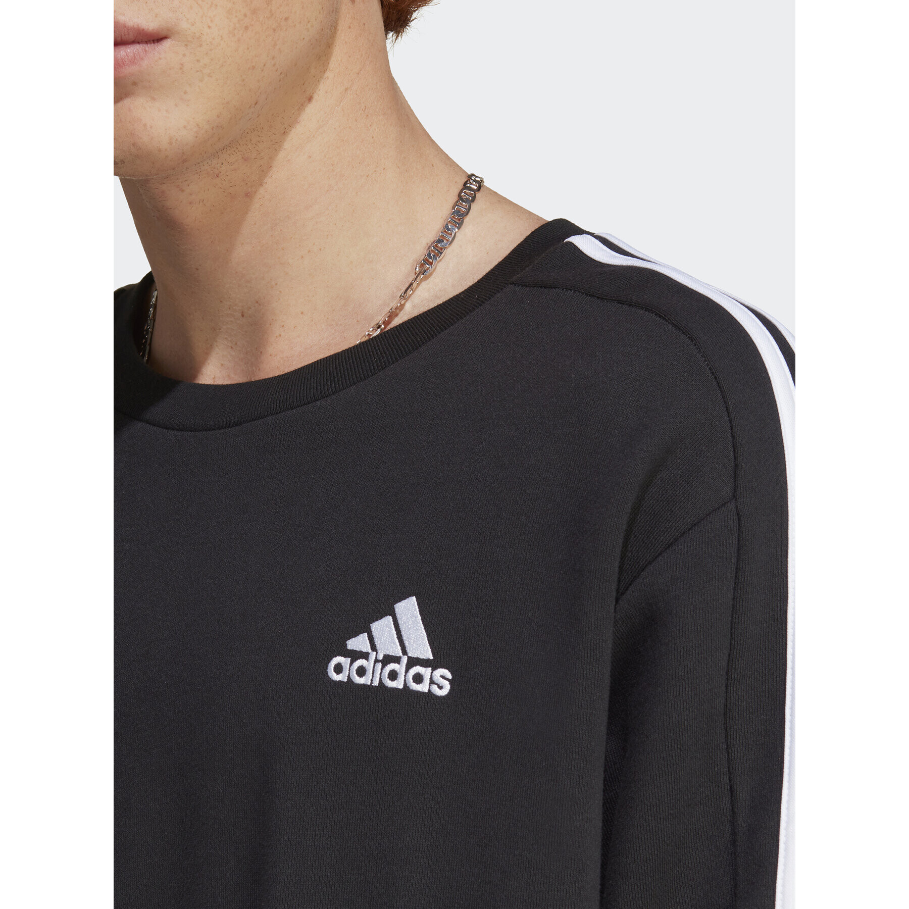 adidas Суитшърт Essentials IC9317 Черен Regular Fit - Pepit.bg