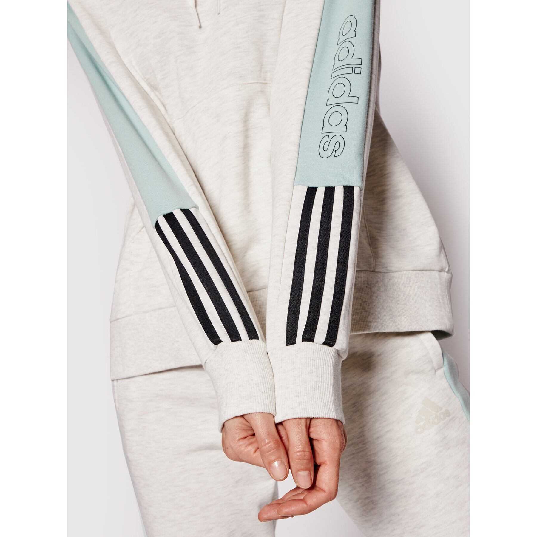 adidas Performance Суитшърт Essentials Logo Colorblock GL1445 Сив Regular Fit - Pepit.bg