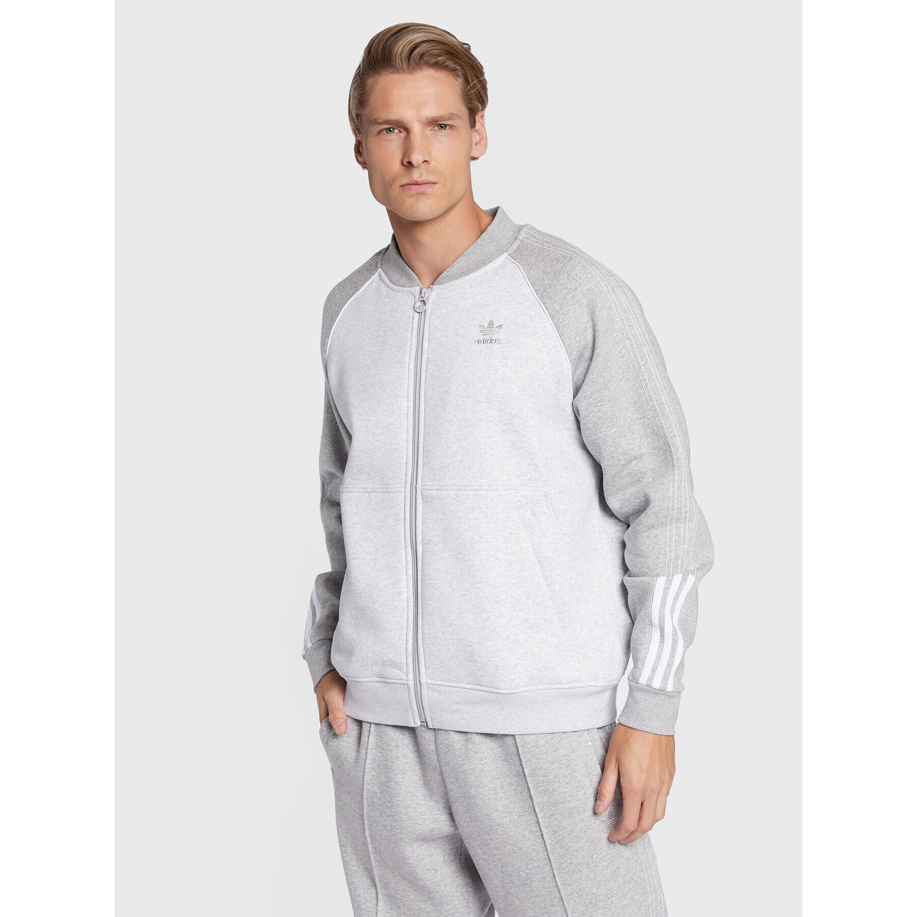 adidas Суитшърт Fleece Sst HI2995 Сив Relaxed Fit - Pepit.bg