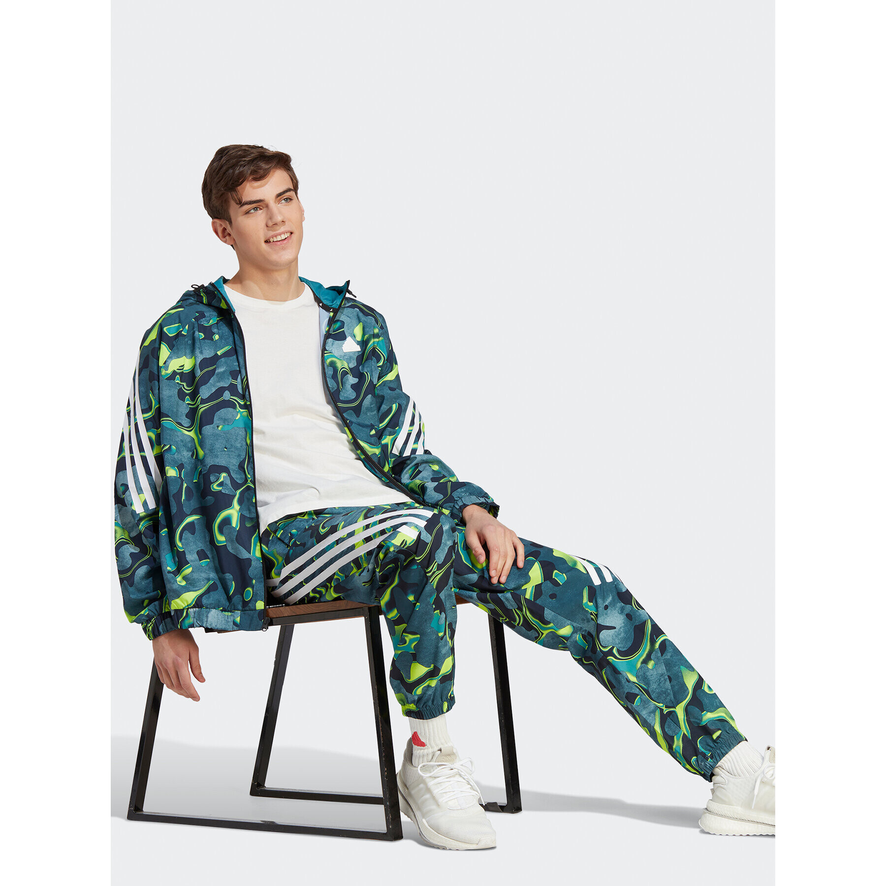 adidas Суитшърт Future Icons Allover Print IJ8844 Зелен Regular Fit - Pepit.bg