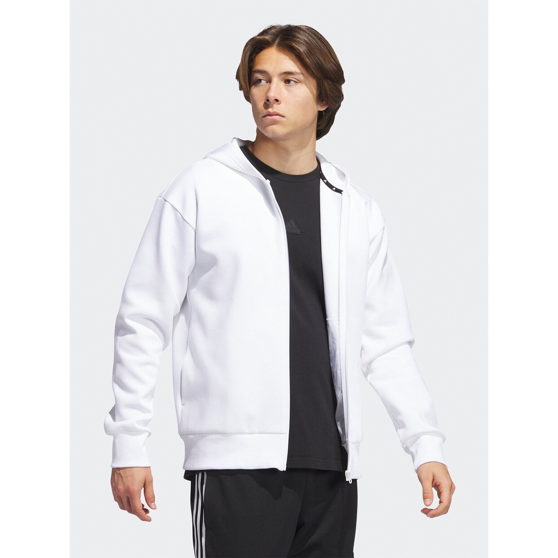 adidas Суитшърт Future Icons Badge of Sport IJ8840 Бял Regular Fit - Pepit.bg