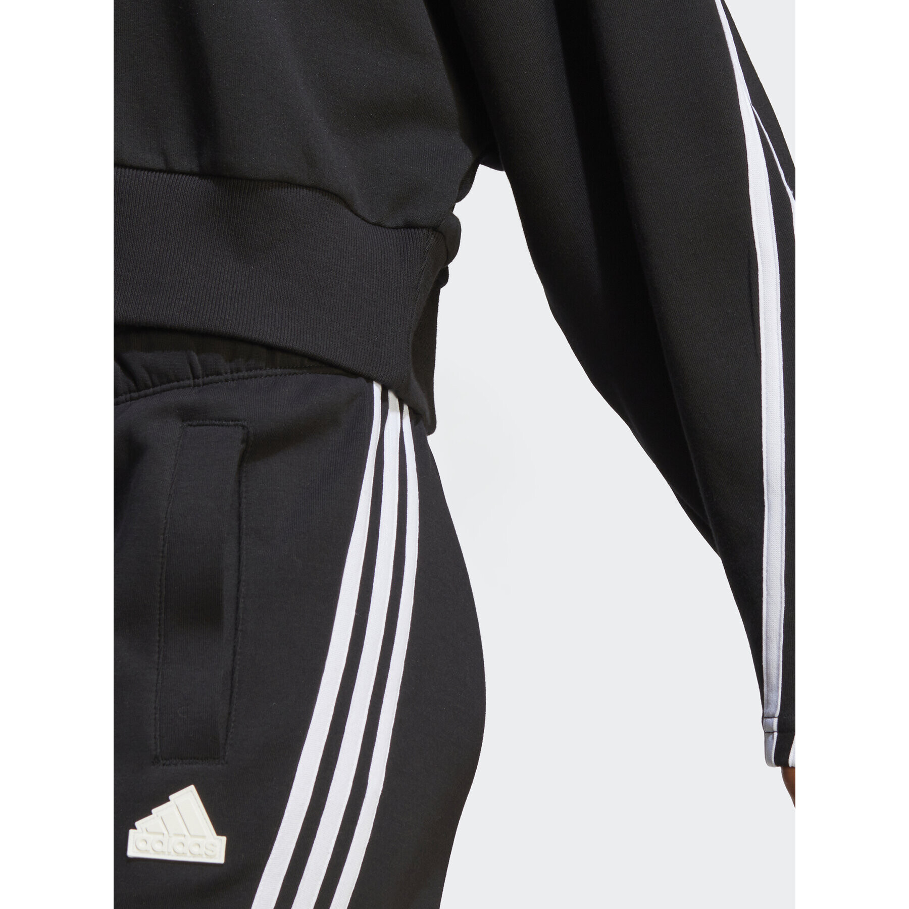 adidas Суитшърт Future Icons IB8494 Черен Loose Fit - Pepit.bg