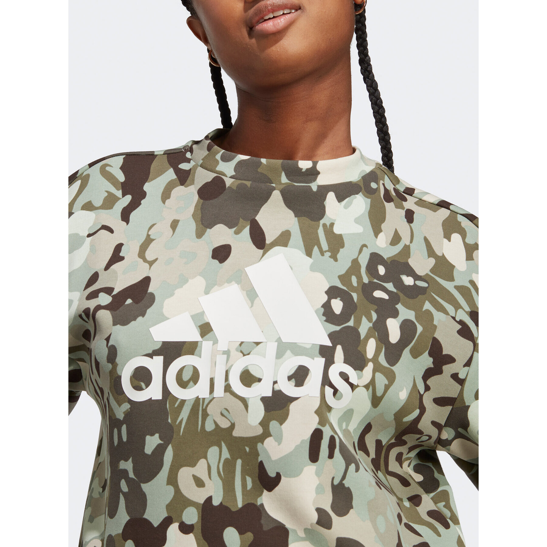 adidas Суитшърт Graphic Sweatshirt IC0578 Зелен Loose Fit - Pepit.bg