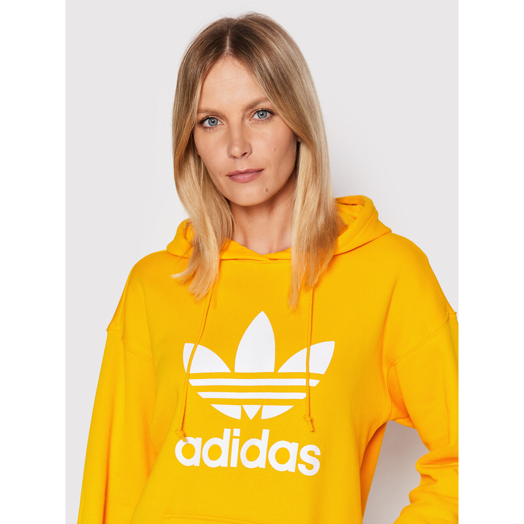 adidas Суитшърт HK9653 Жълт Regular Fit - Pepit.bg