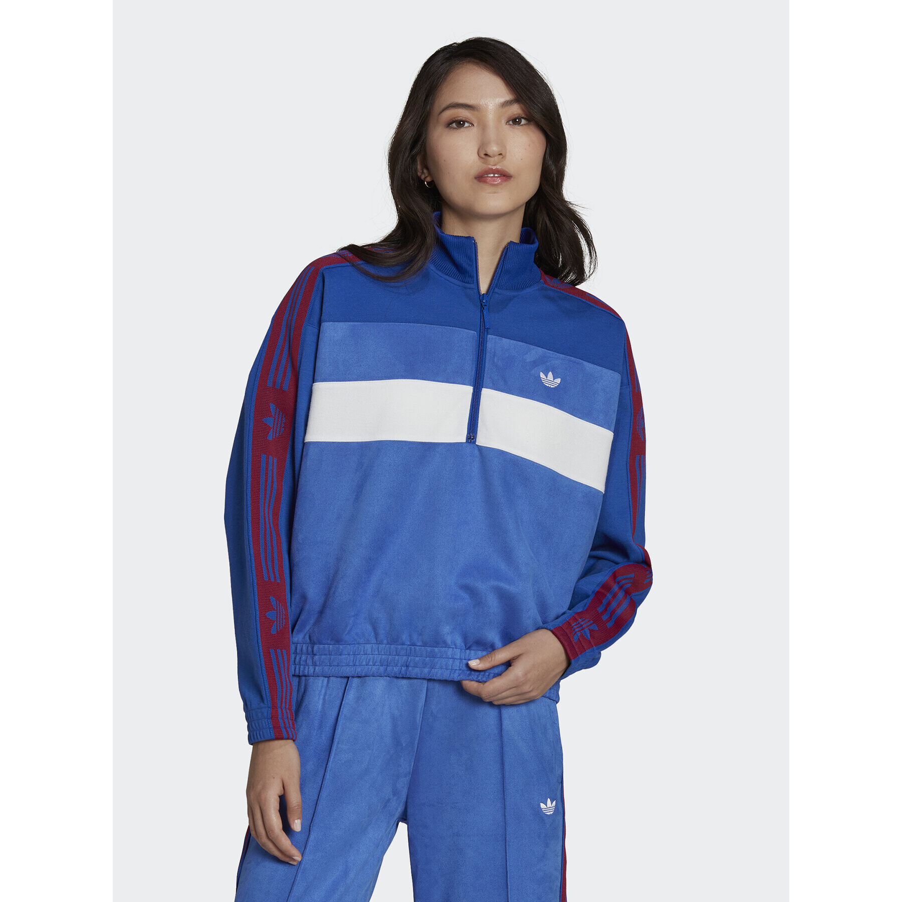 adidas Суитшърт HM1526 Син Relaxed Fit - Pepit.bg