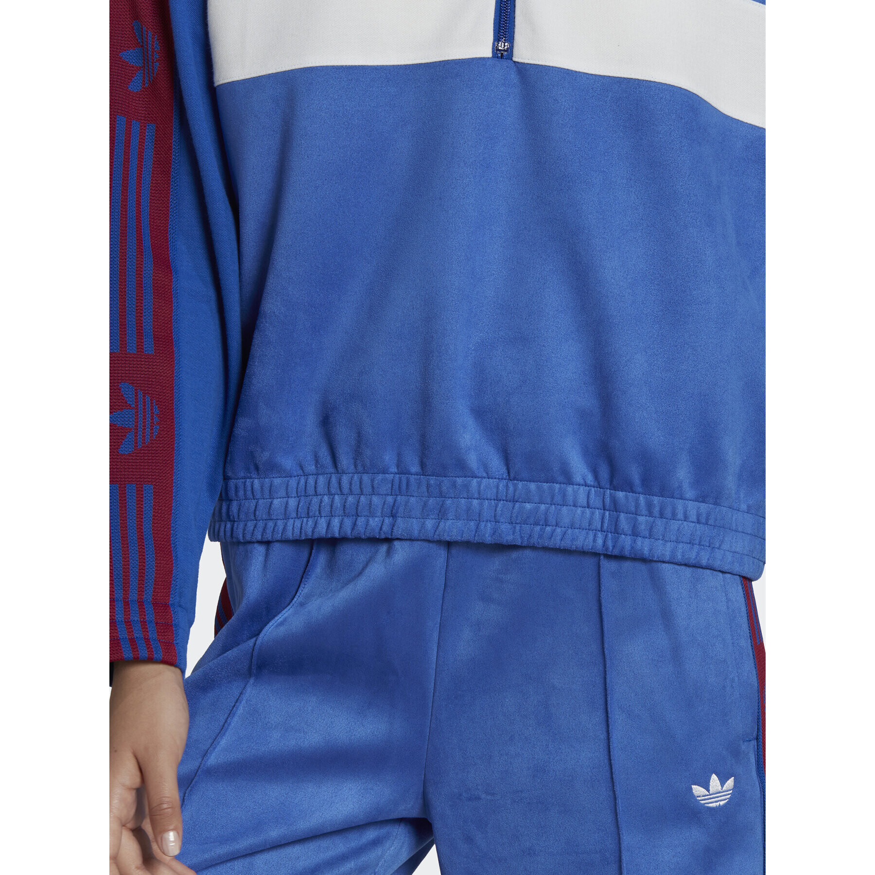 adidas Суитшърт HM1526 Син Relaxed Fit - Pepit.bg