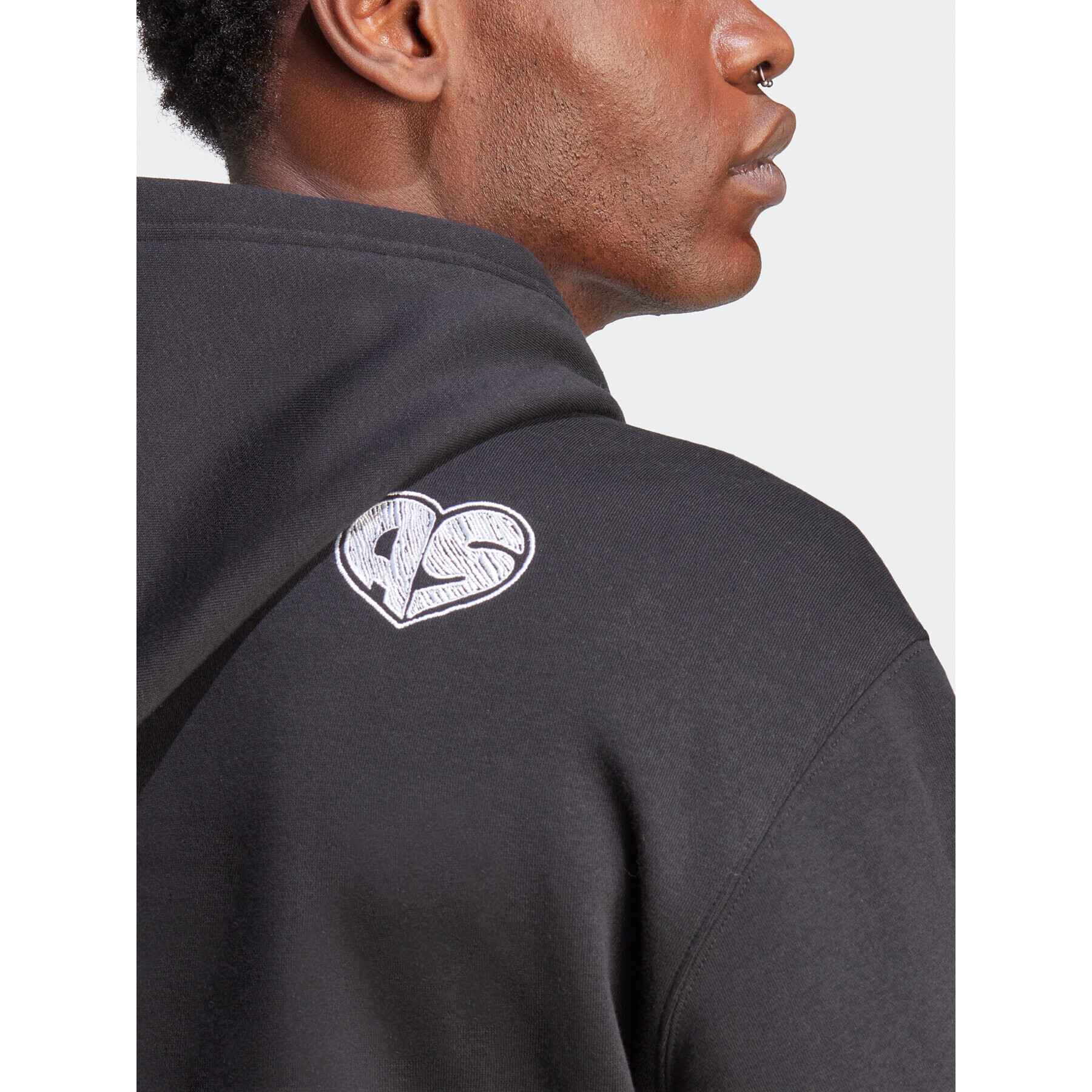 adidas Суитшърт HY1287 Черен Loose Fit - Pepit.bg