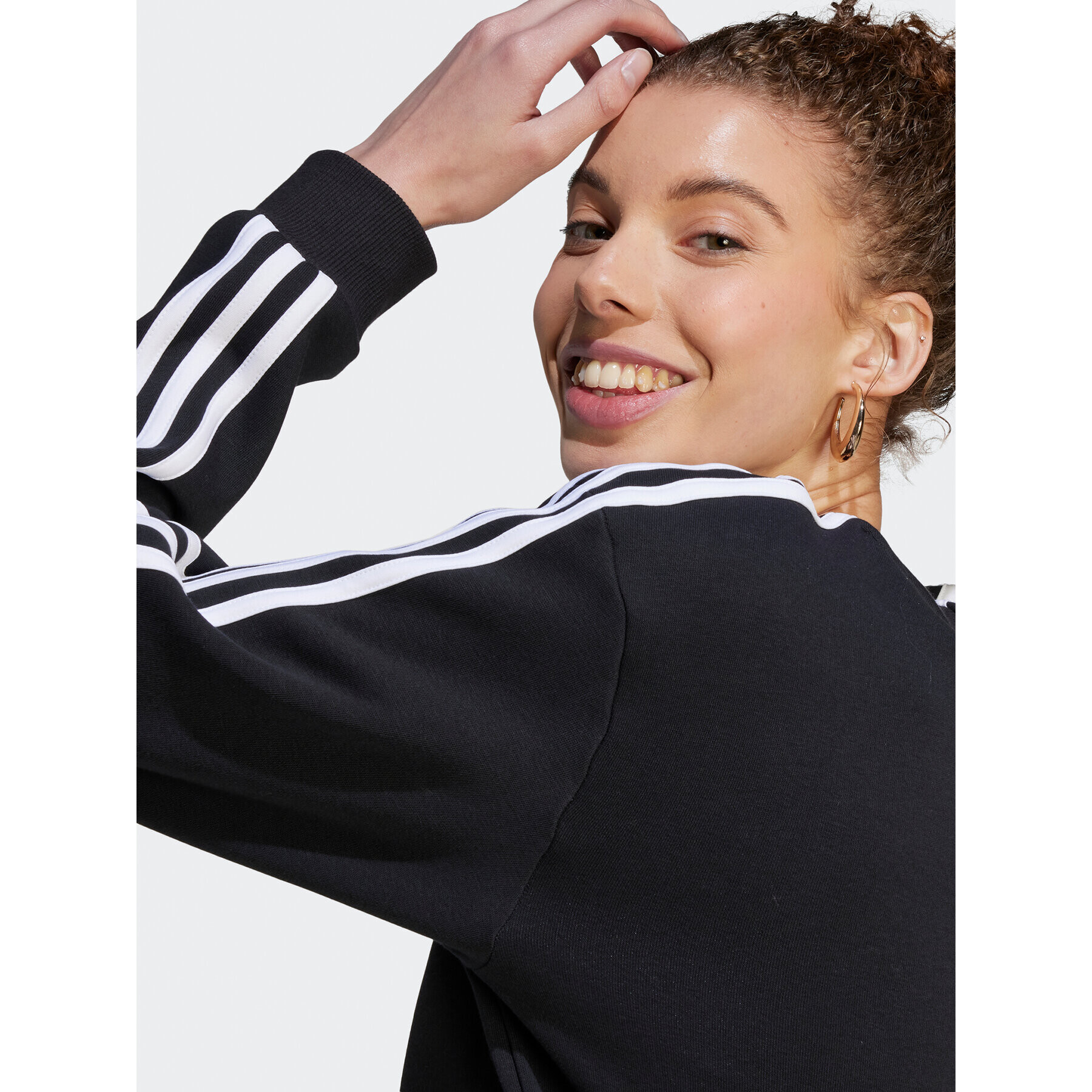 adidas Суитшърт HZ5744 Черен Regular Fit - Pepit.bg