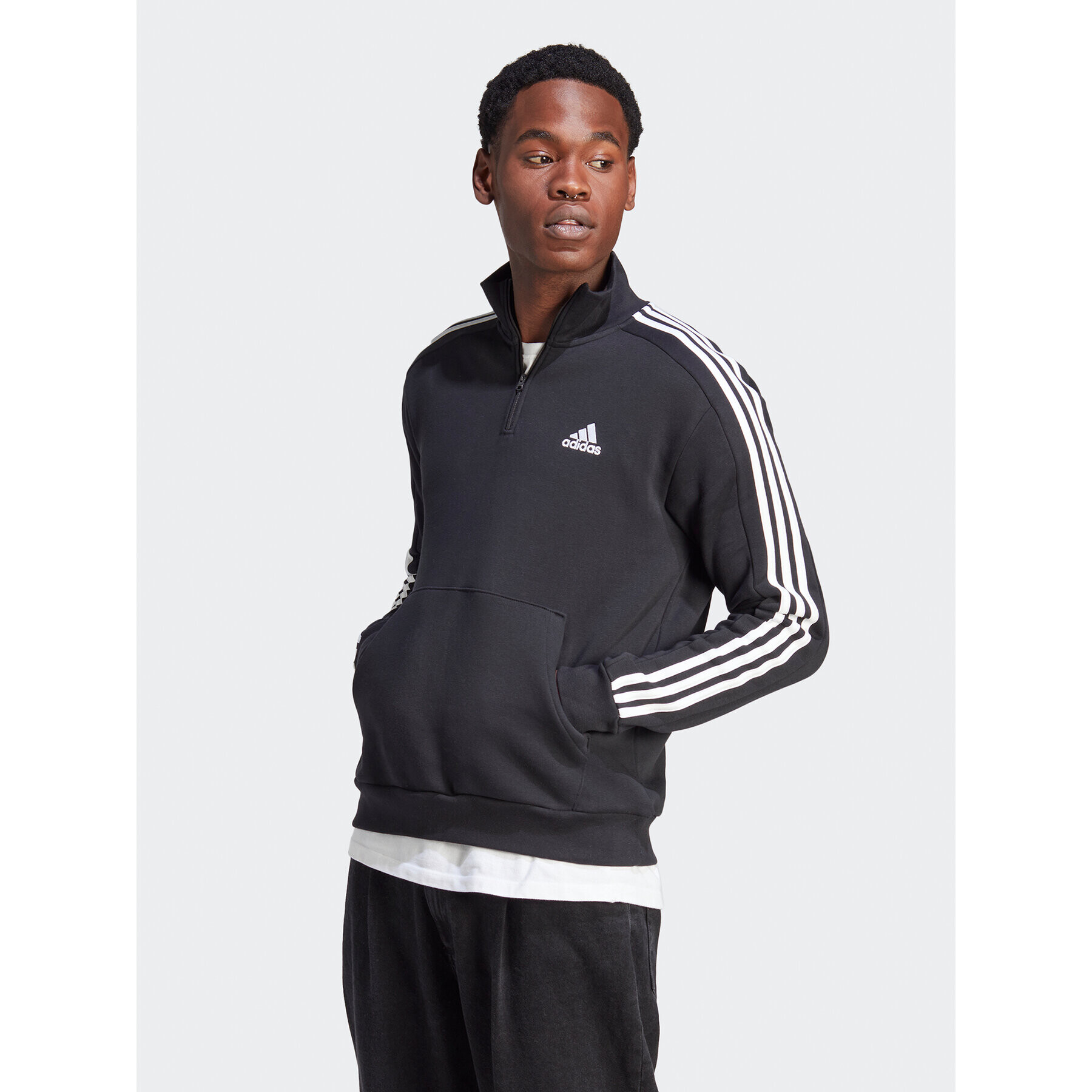 adidas Суитшърт HZ6235 Черен Regular Fit - Pepit.bg