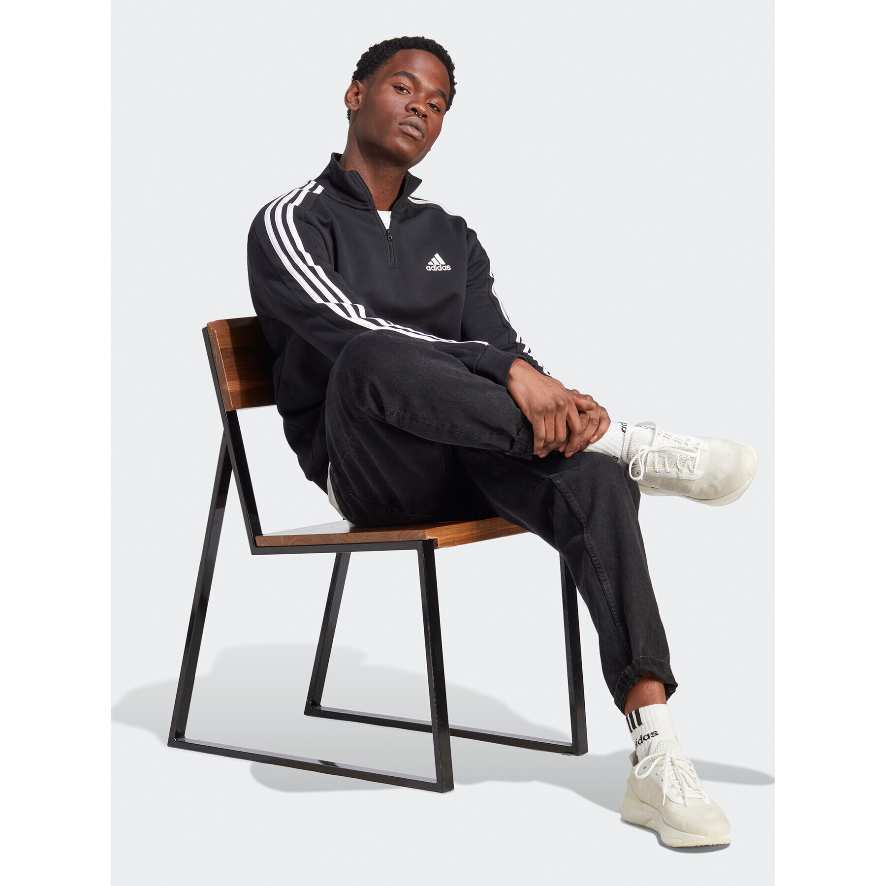adidas Суитшърт HZ6235 Черен Regular Fit - Pepit.bg