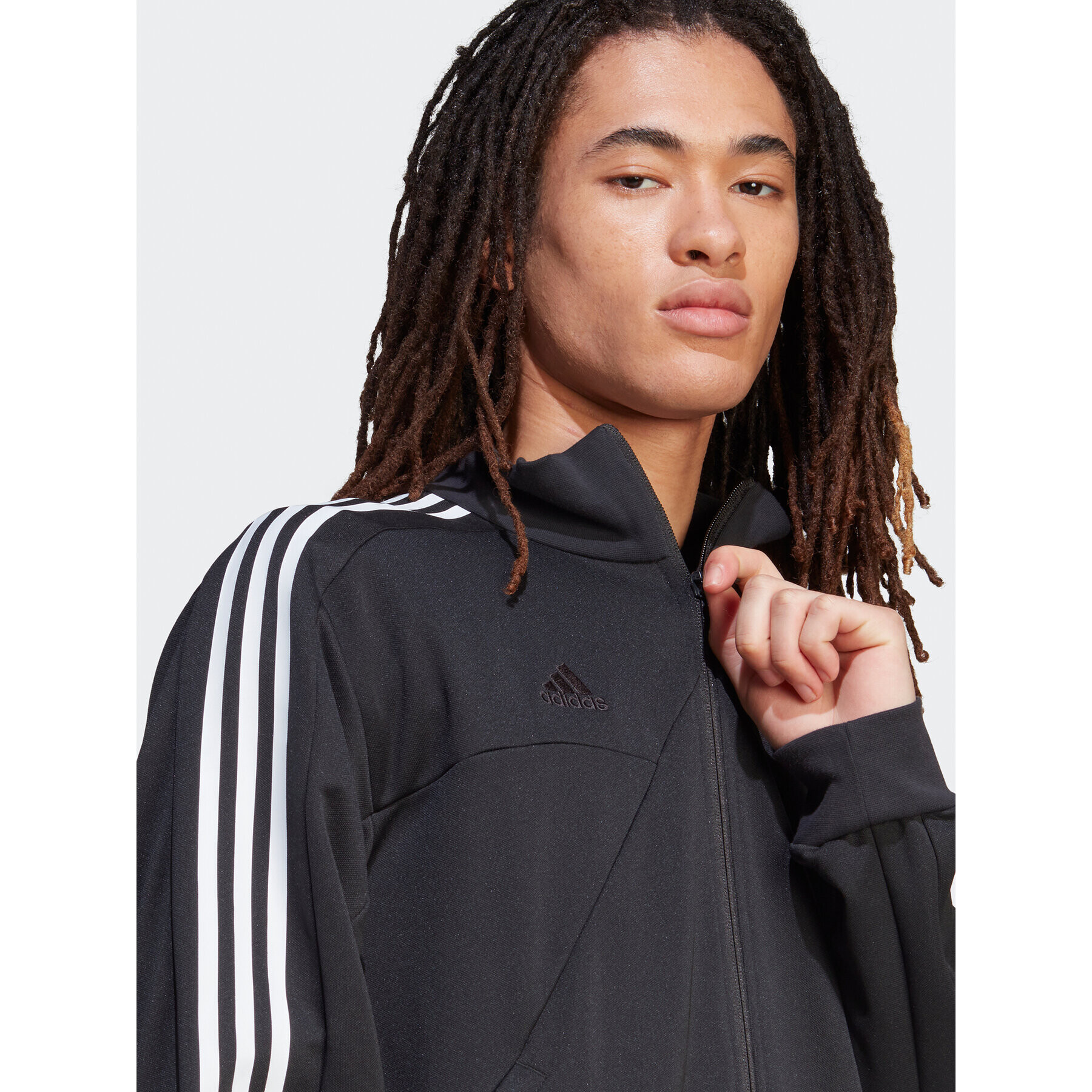 adidas Суитшърт IA3047 Черен Regular Fit - Pepit.bg