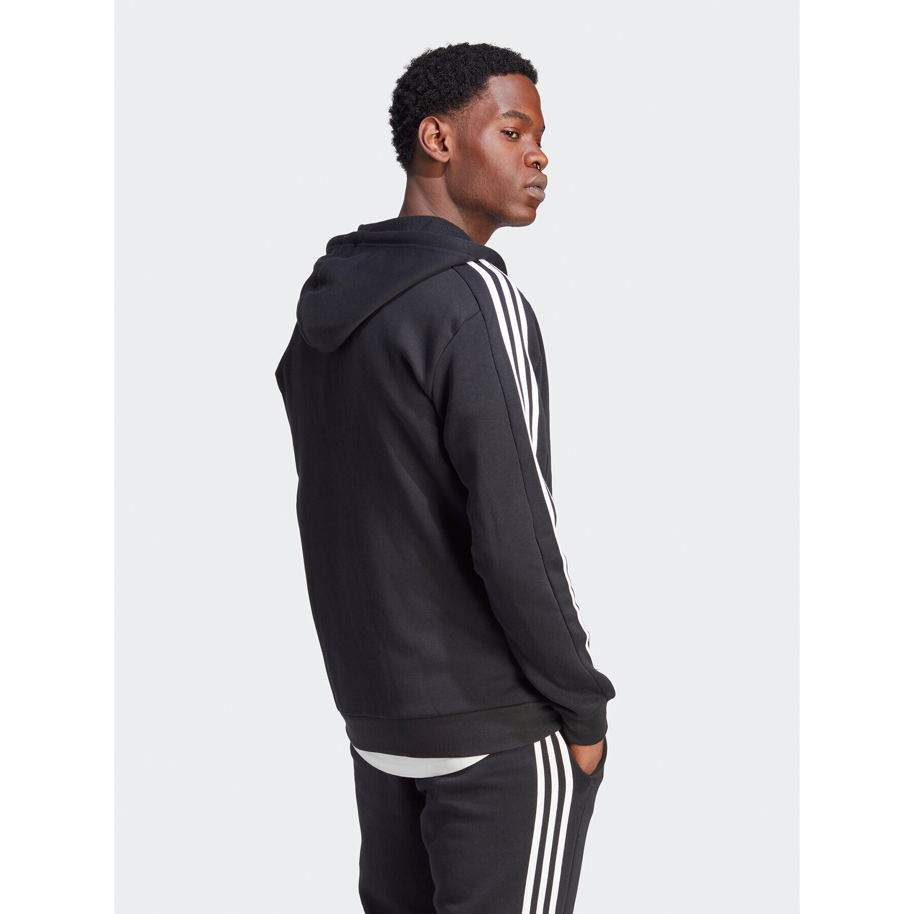 adidas Суитшърт IB4029 Черен Regular Fit - Pepit.bg