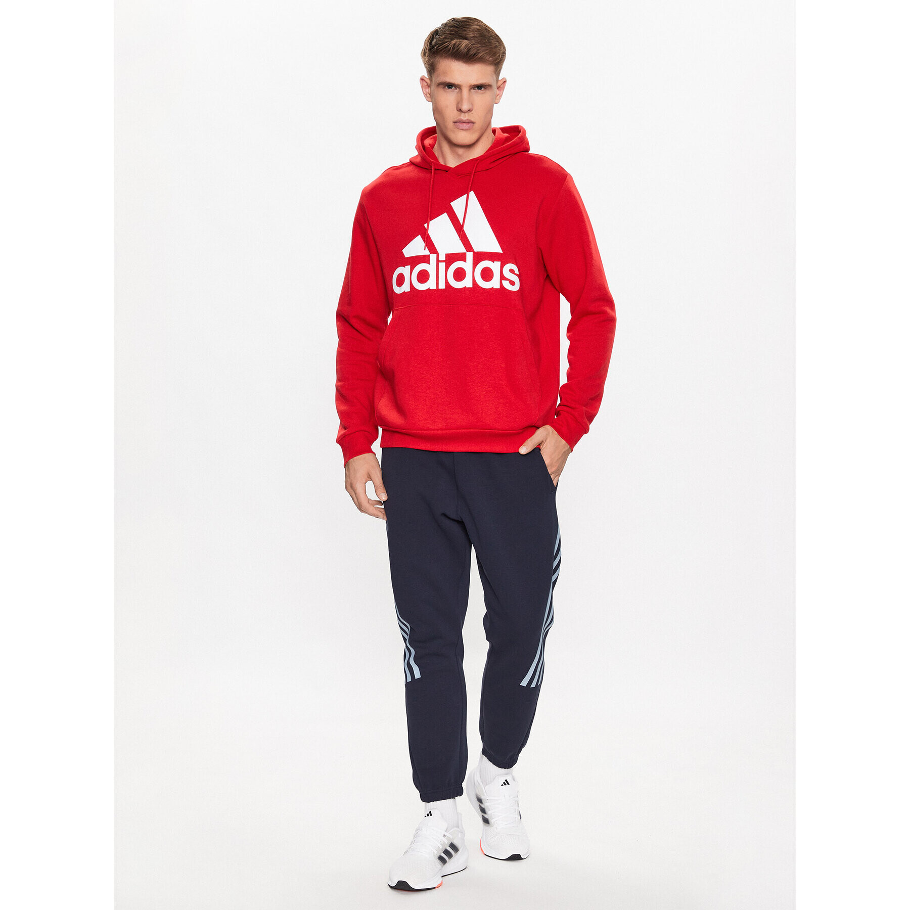 adidas Суитшърт IJ8911 Червен Regular Fit - Pepit.bg