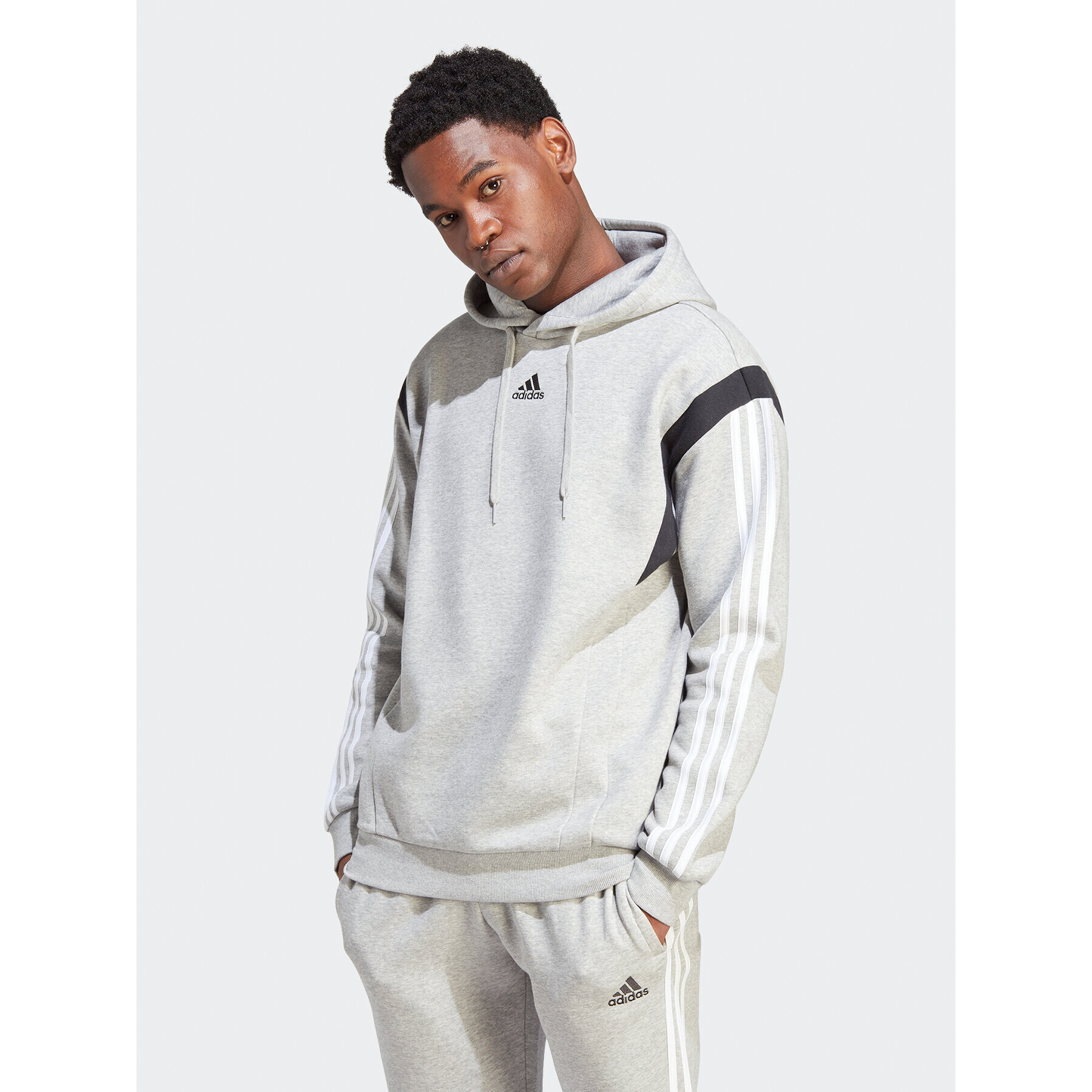 adidas Суитшърт IP2249 Сив Regular Fit - Pepit.bg