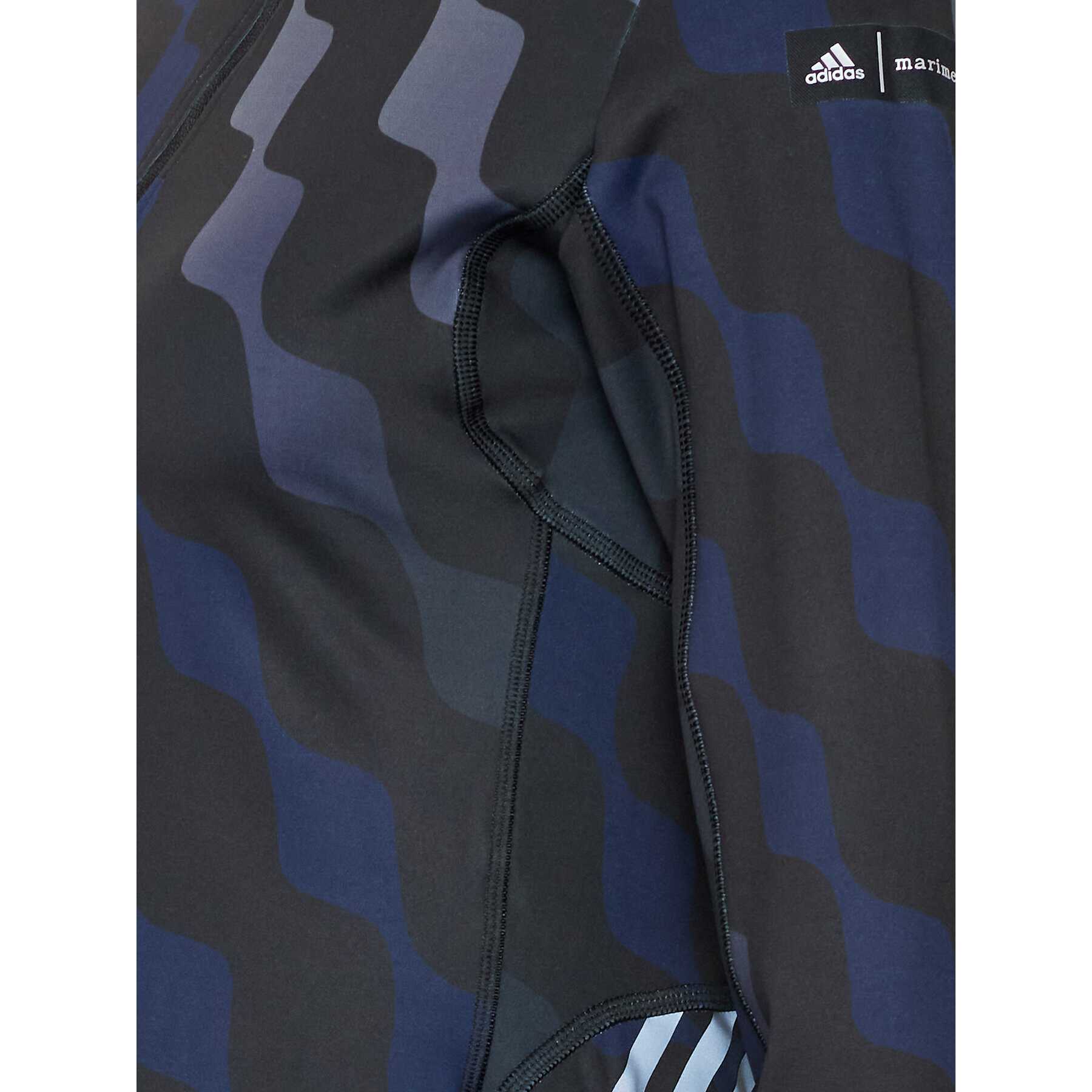 adidas Суитшърт MARIMEKKO Run Icon HH7314 Черен Slim Fit - Pepit.bg