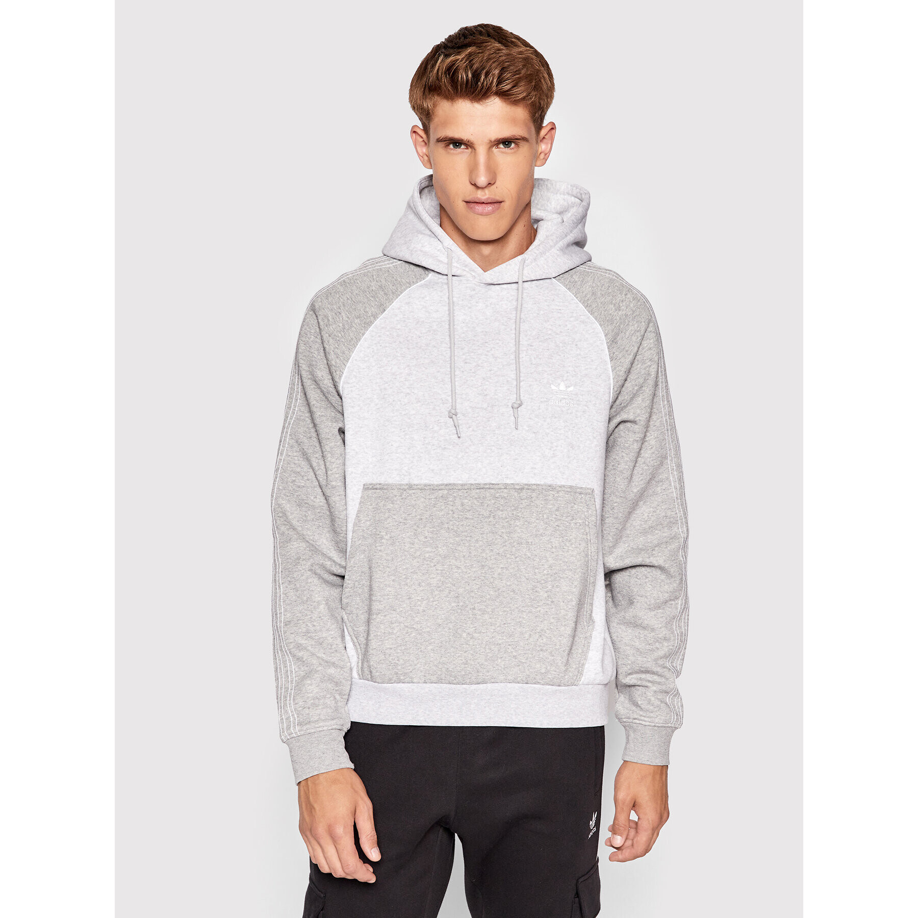 adidas Суитшърт Sst HI3021 Сив Regular Fit - Pepit.bg