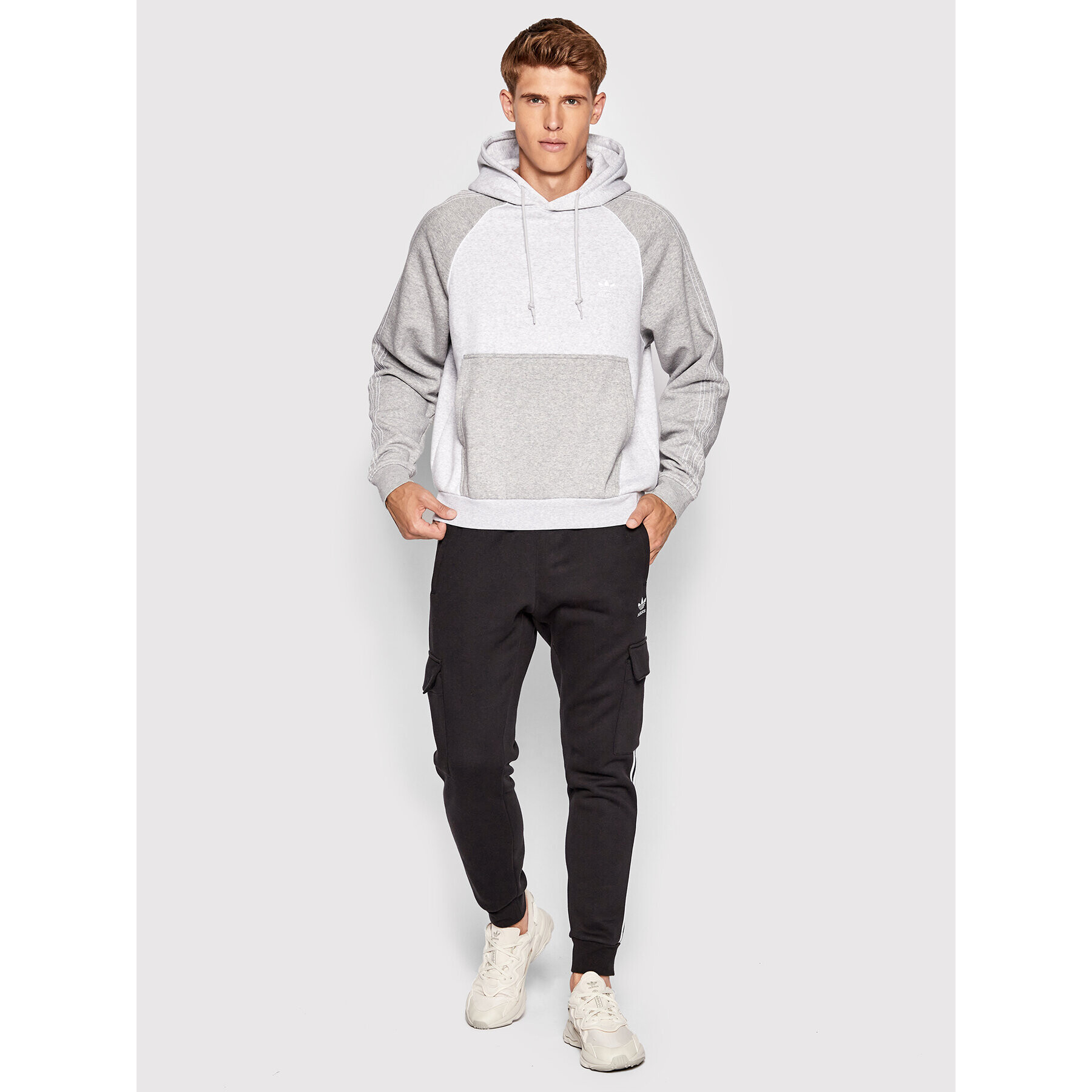 adidas Суитшърт Sst HI3021 Сив Regular Fit - Pepit.bg