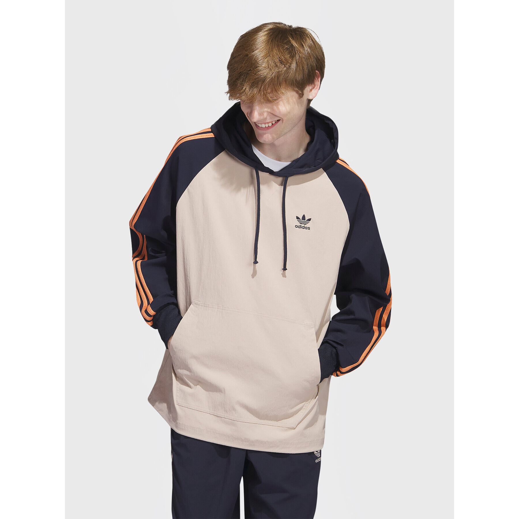 adidas Суитшърт SST Hooded Windbreaker IC5537 Кафяв Regular Fit - Pepit.bg