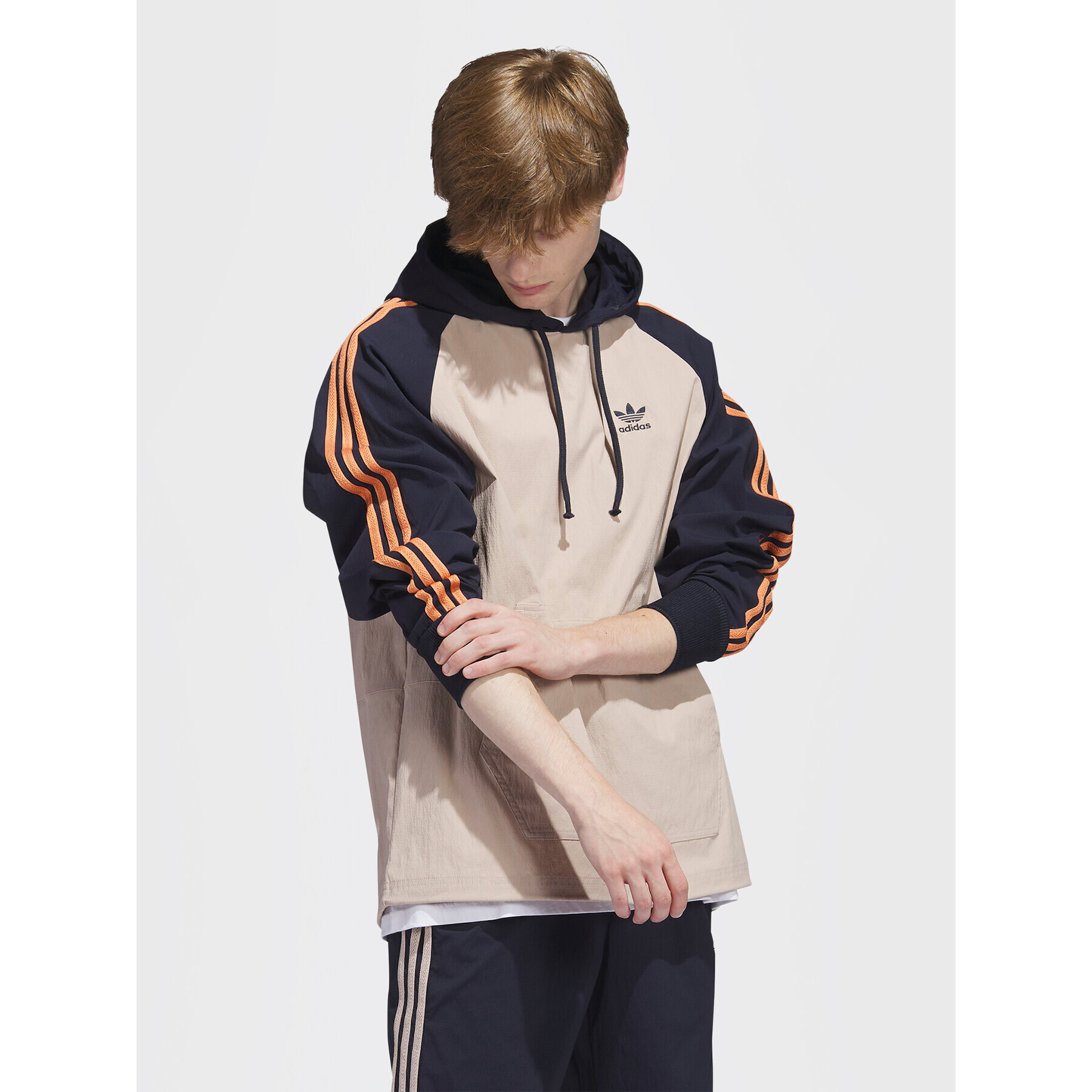 adidas Суитшърт SST Hooded Windbreaker IC5537 Кафяв Regular Fit - Pepit.bg