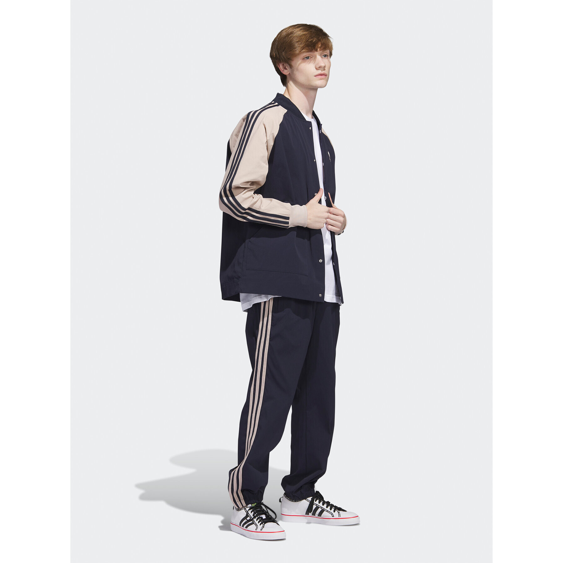 adidas Суитшърт SST Woven Jacket IC5543 Син Regular Fit - Pepit.bg