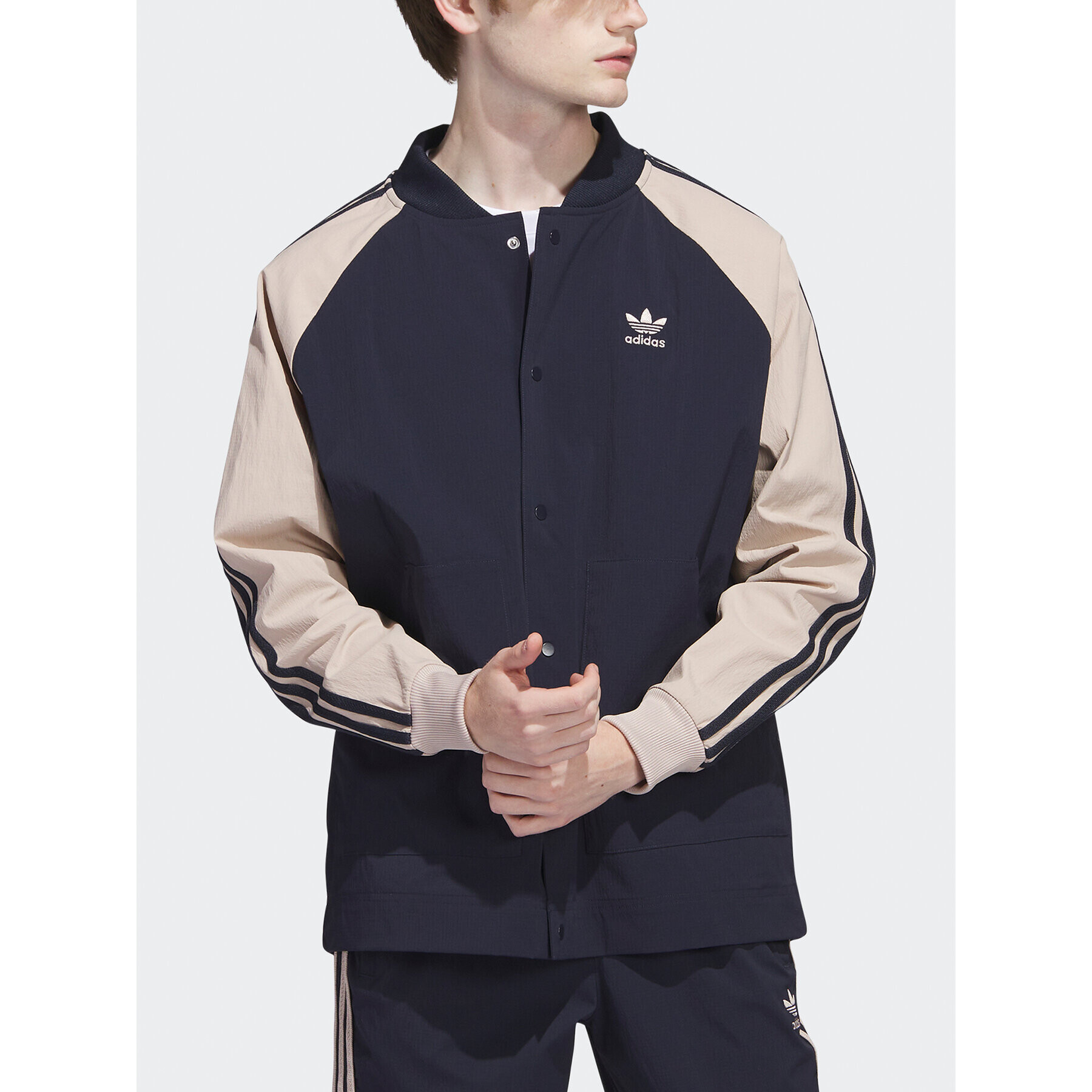 adidas Суитшърт SST Woven Jacket IC5543 Син Regular Fit - Pepit.bg