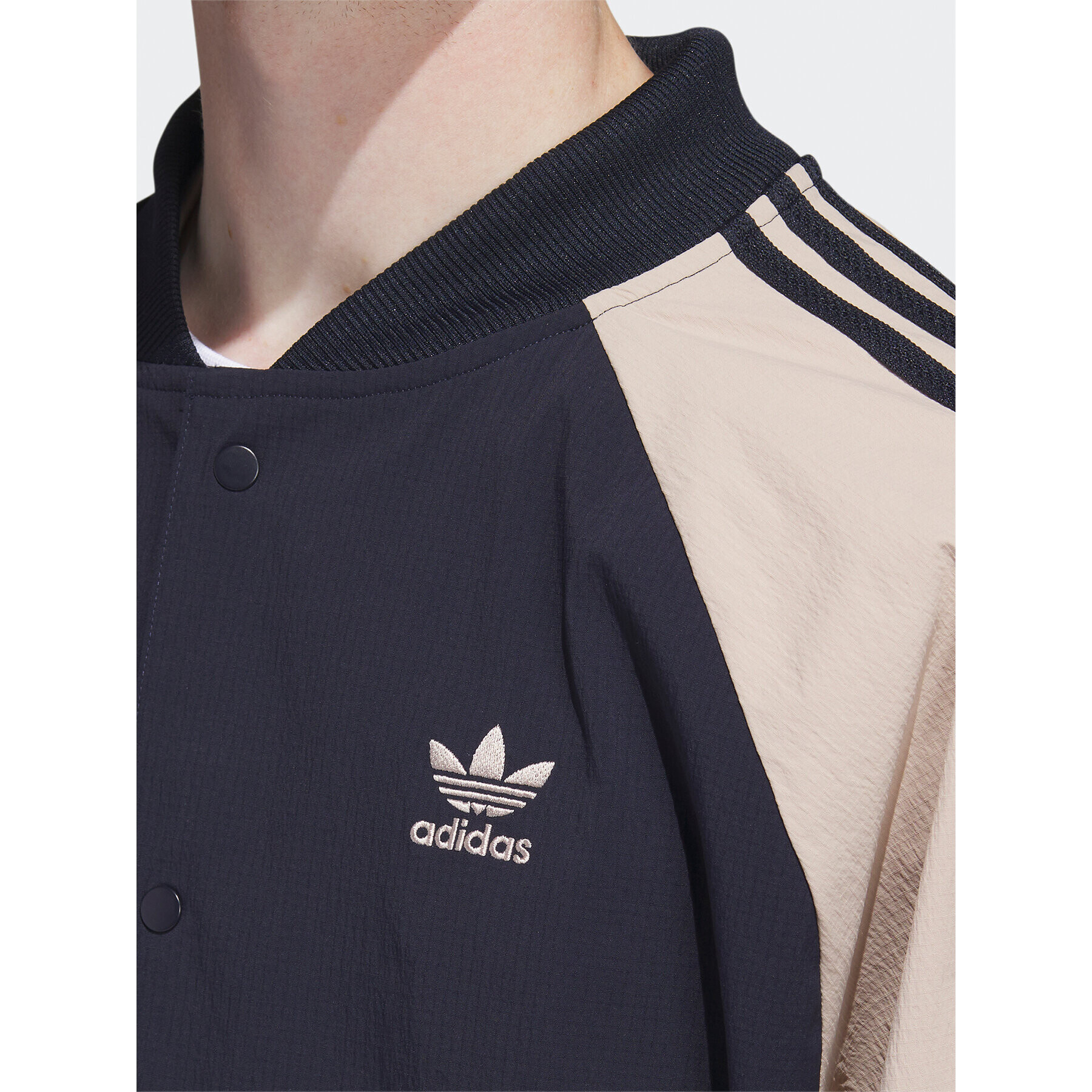 adidas Суитшърт SST Woven Jacket IC5543 Син Regular Fit - Pepit.bg